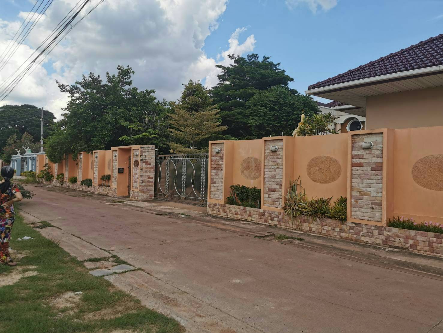 ขายบ้านหรู 2 ชั้นพื้นที่กว้างพร้อมสำหรับทุกคนในครอบครัว 1 ไร่ 44 ตรว. ใจกลางเมืองนครราชสีมาใกล้บิ๊กซี 1 กม. ตัวบ้านตกแต่งด้วยวัสดุที่แข็งแรงและทันสมัยบรรยากาศดีการเดินทางสะดวกสบาย