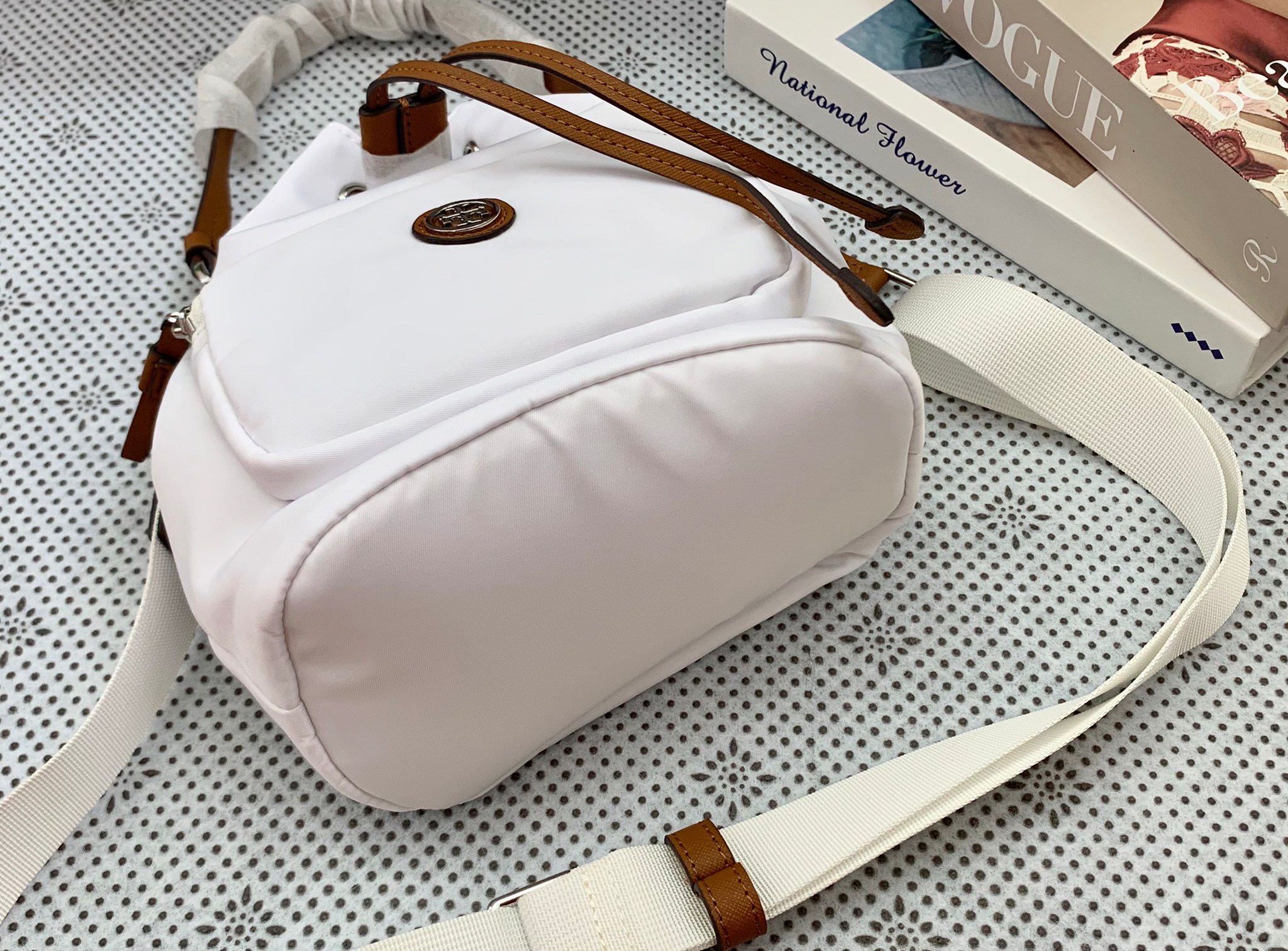 กระเป๋าสะพายไฮโซแบรนด์เนมทอรี่เบิร์ชทรงบัคเก็ตขนมจีบ TORY BURCH VIRGINA BUCKET BAG(134652)