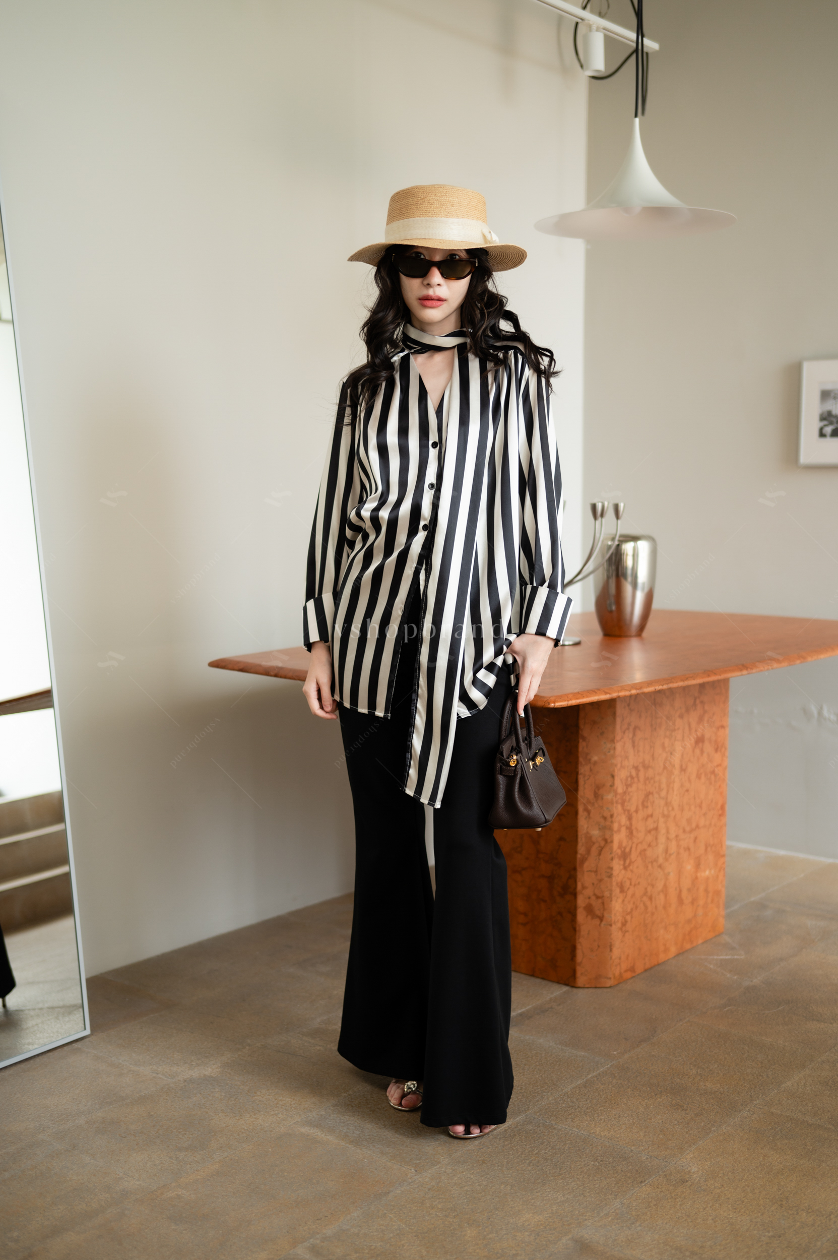 เสื้อแขนยาวม้าลายแต่งเชือกผูกหน้า