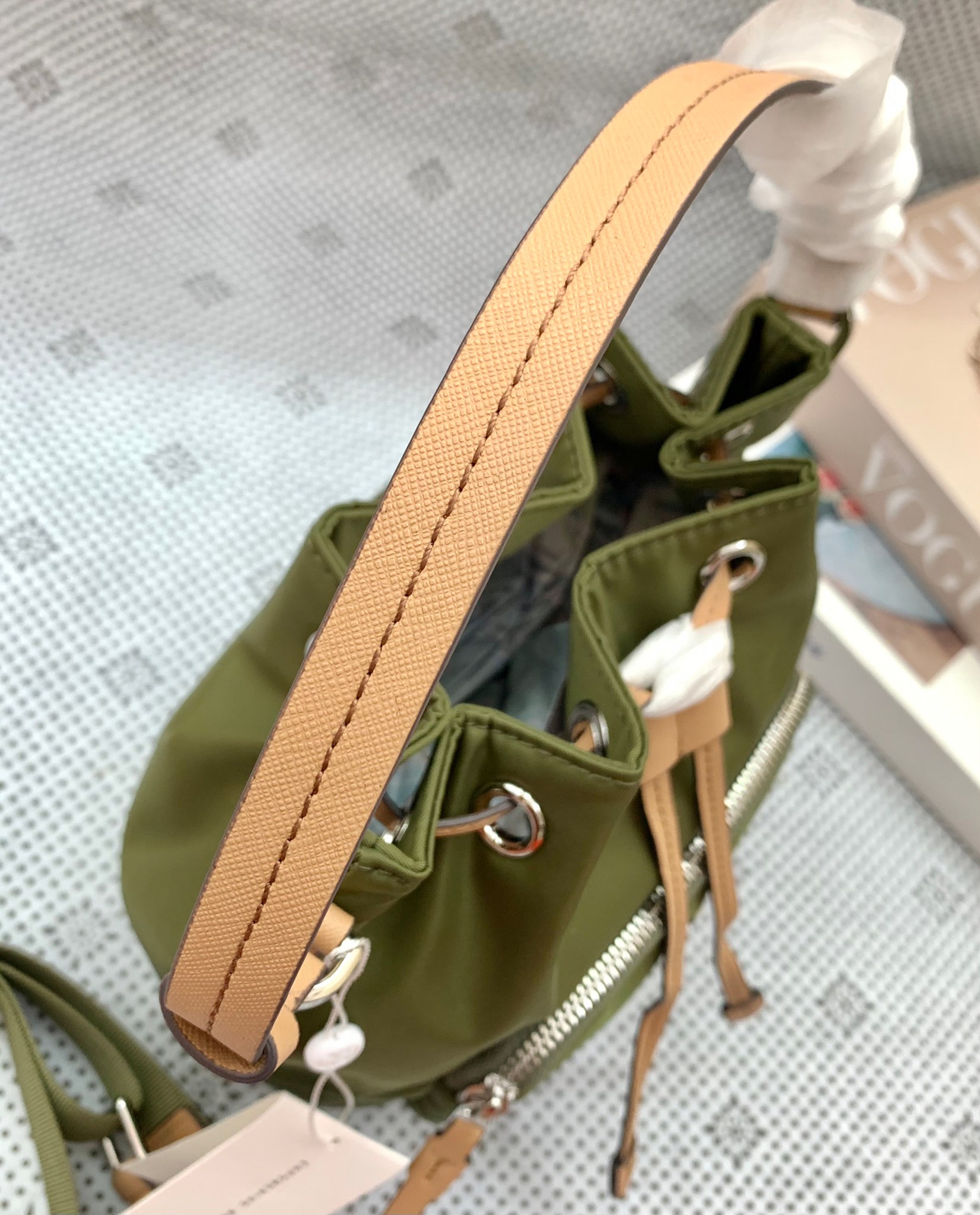 กระเป๋าสะพายไฮโซแบรนด์เนมทอรี่เบิร์ชทรงบัคเก็ตขนมจีบ TORY BURCH VIRGINA BUCKET BAG(134652)