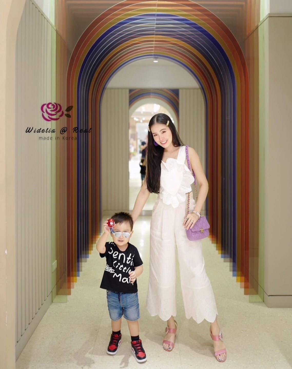 Set เซ็ตจั้มสูทขา 5 ส่วน ทรงสวยเนื้อผ้าอย่างดี ช่วงอกเก๋ไก๋ด้วยระบายหัวใจปักฉลุลายสวยเก๋ ท่อนขาทรงตรงขากระบอกปลายขาต่อชิ้นผ้าปักฉลุลายเก๋ มาพร้อมกับเสื้อยืดเนื้อผ้า Cotton เนื้อนุ่มอย่างดี งานเทียบเท่า 1:1 งานทรงสวยใส่แล้วหุ่นดี แนะนำเลยจ้า รับรองใส่ออกมา