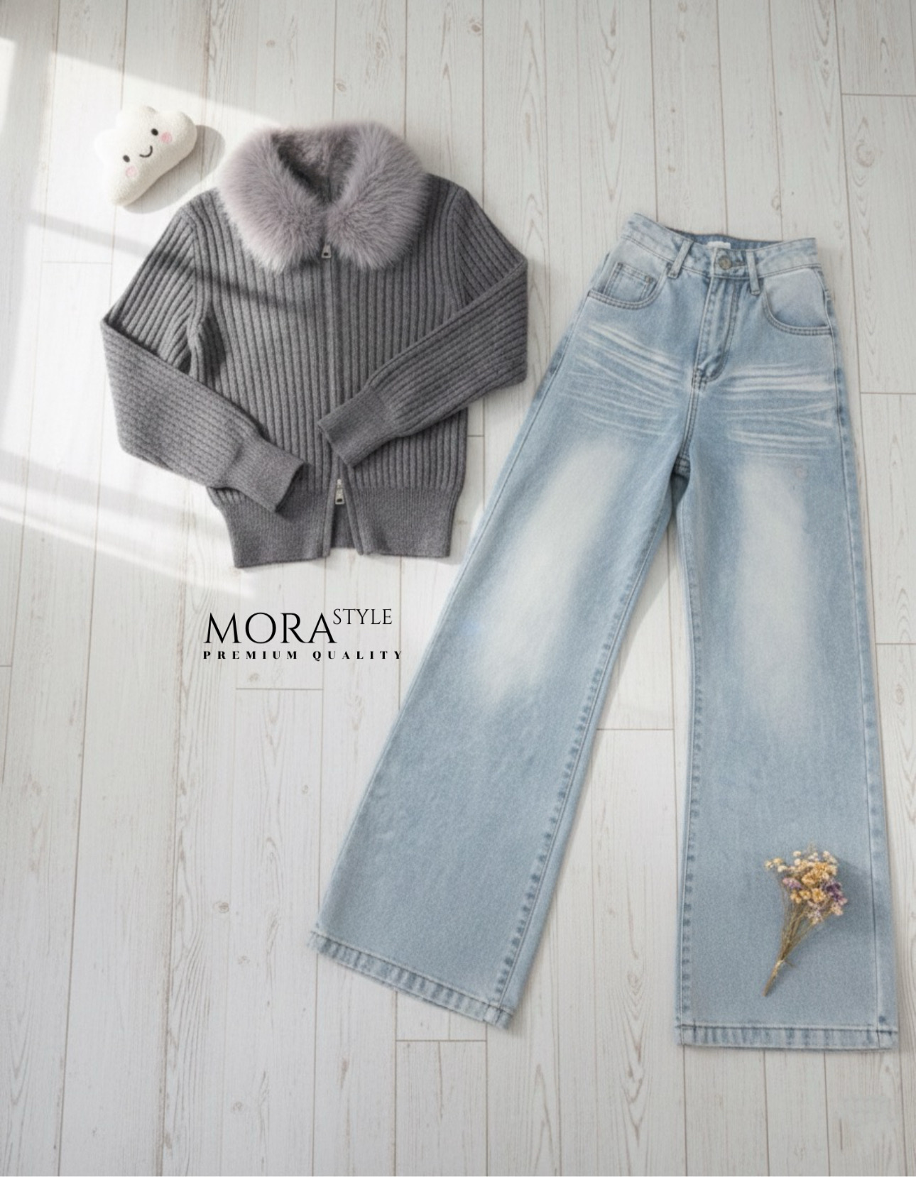 เซ็ท 2 ชิ้น เสื้อไหมพรมแขนยาวผ้ายืดหยุ่นใส่สบายแต่งขนเฟอร์ช่วงคอ มีซิปรูดด้านหน้า งานน่ารักมาก มาพร้อมกับกางเกงยีนส์เอวสูงขายาว ทรง บาเรล แต่งฟอกสียีนส์อ่อน ผ้าหนา ใส่แมทช์เที่ยวชิลล์ๆรับลมหนาวนี้ได้เลยนะคะ