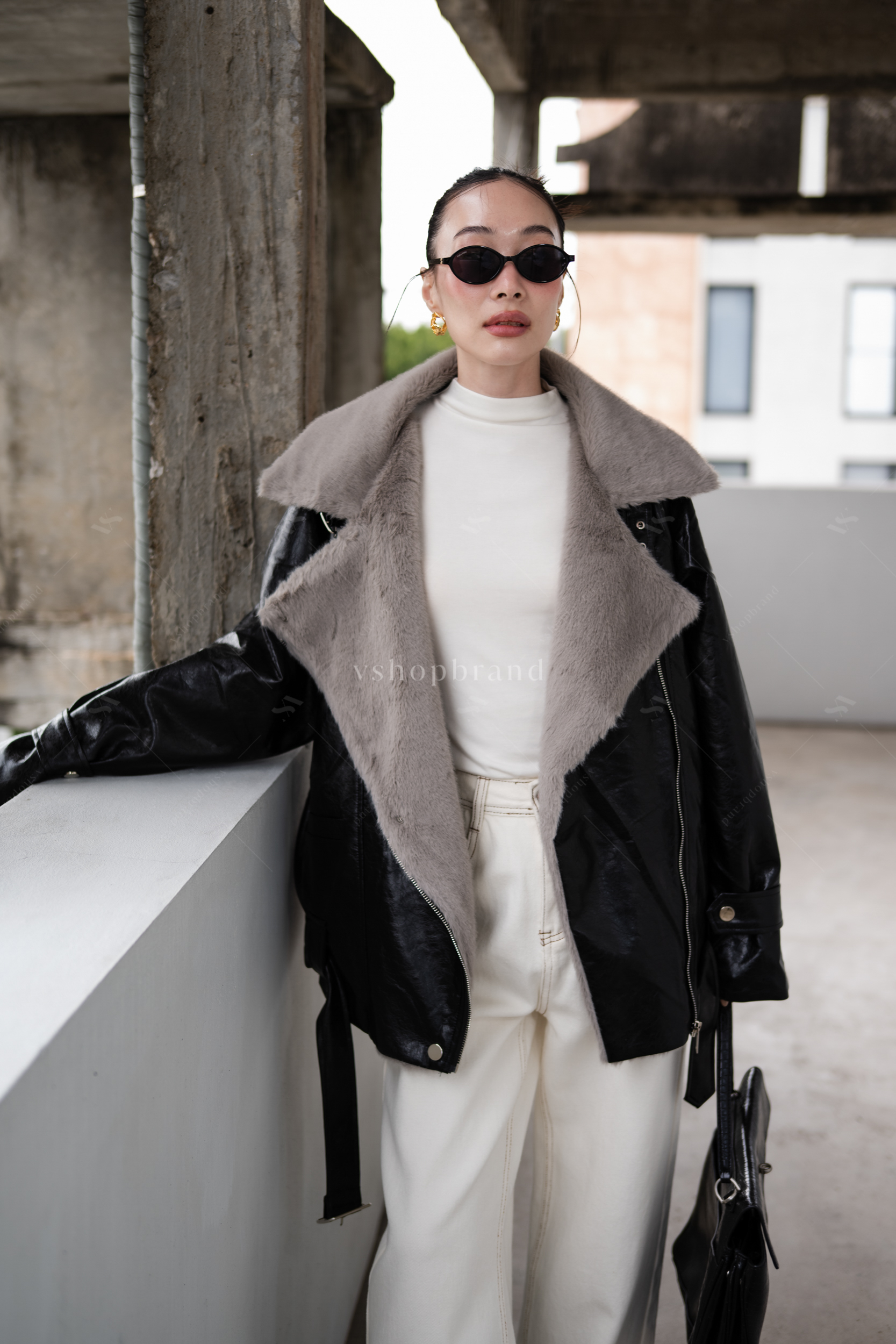 แจ็คเก็ตหนังแขนยาวปกขนเฟอร์ + เข็มขัด