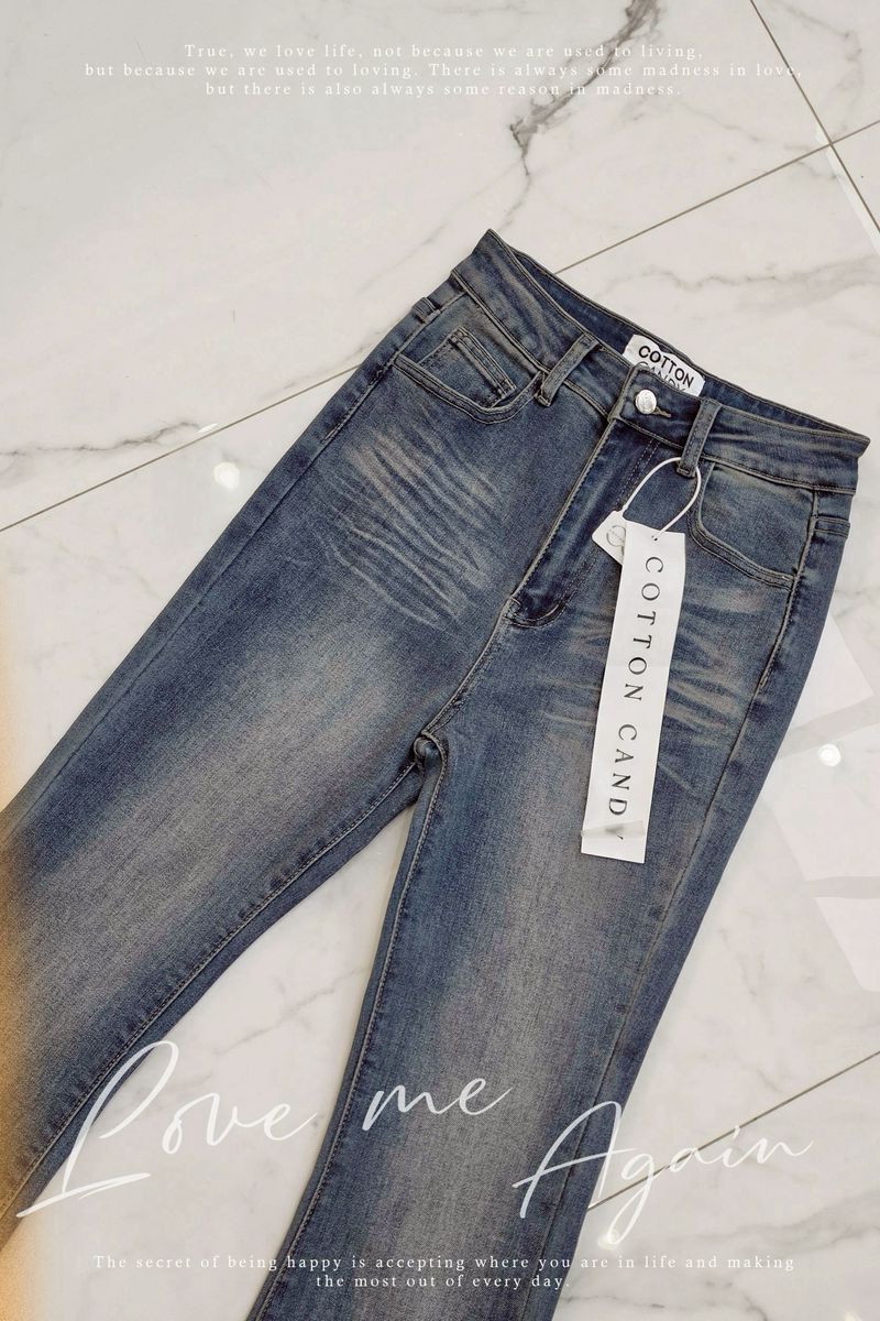 ยีนส์ ขาม้าเล็กรุ่น COTTONCANDY. ผ้ายีนส์เกรดพรีเมี่ยมเท่านั้น เนื้อผ้ามีความยืดหยุ่นเล็กน้อยใส่สบายสุดๆ ฟอกสีสวย ลายเฟดสวย