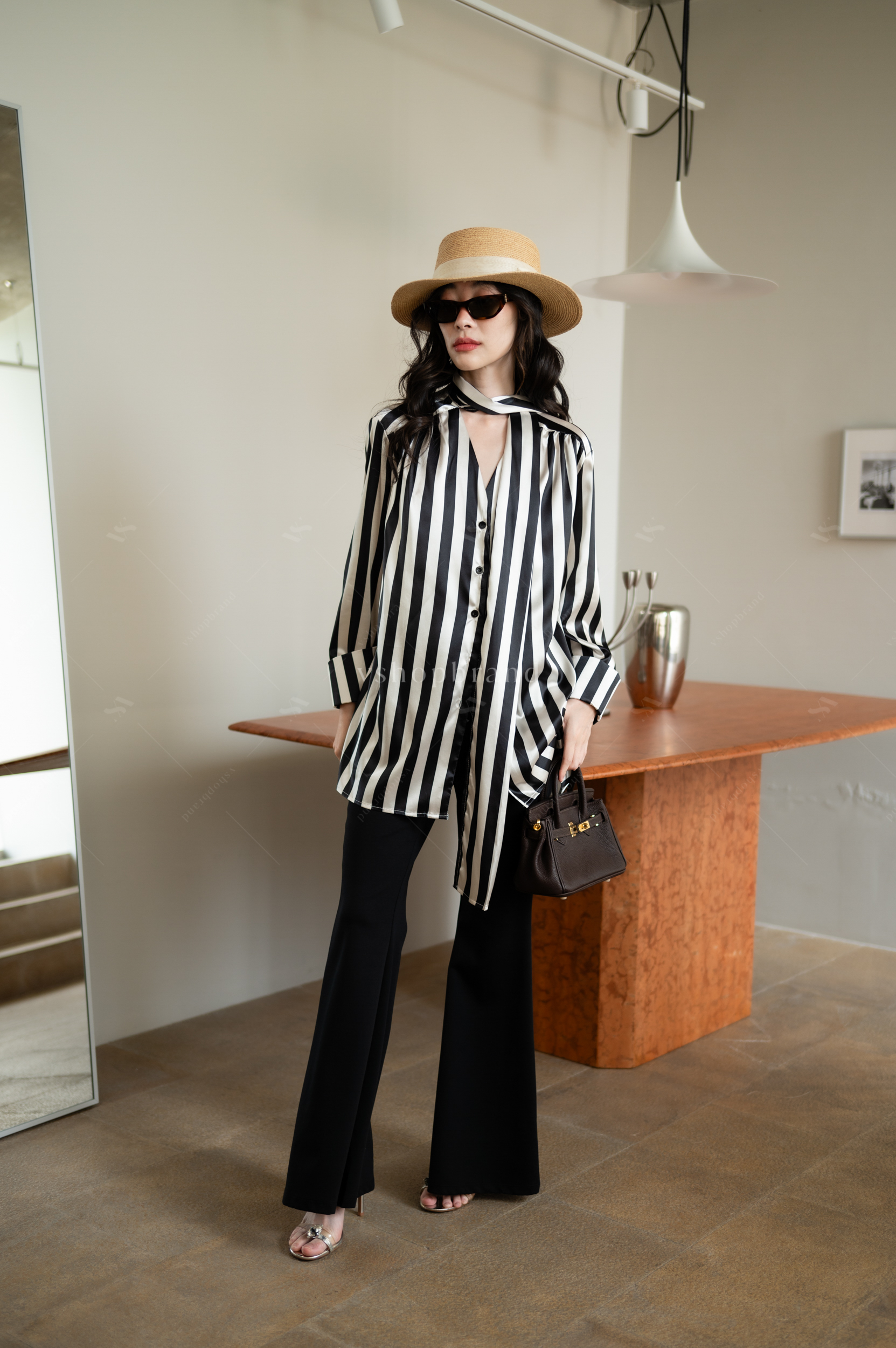 เสื้อแขนยาวม้าลายแต่งเชือกผูกหน้า