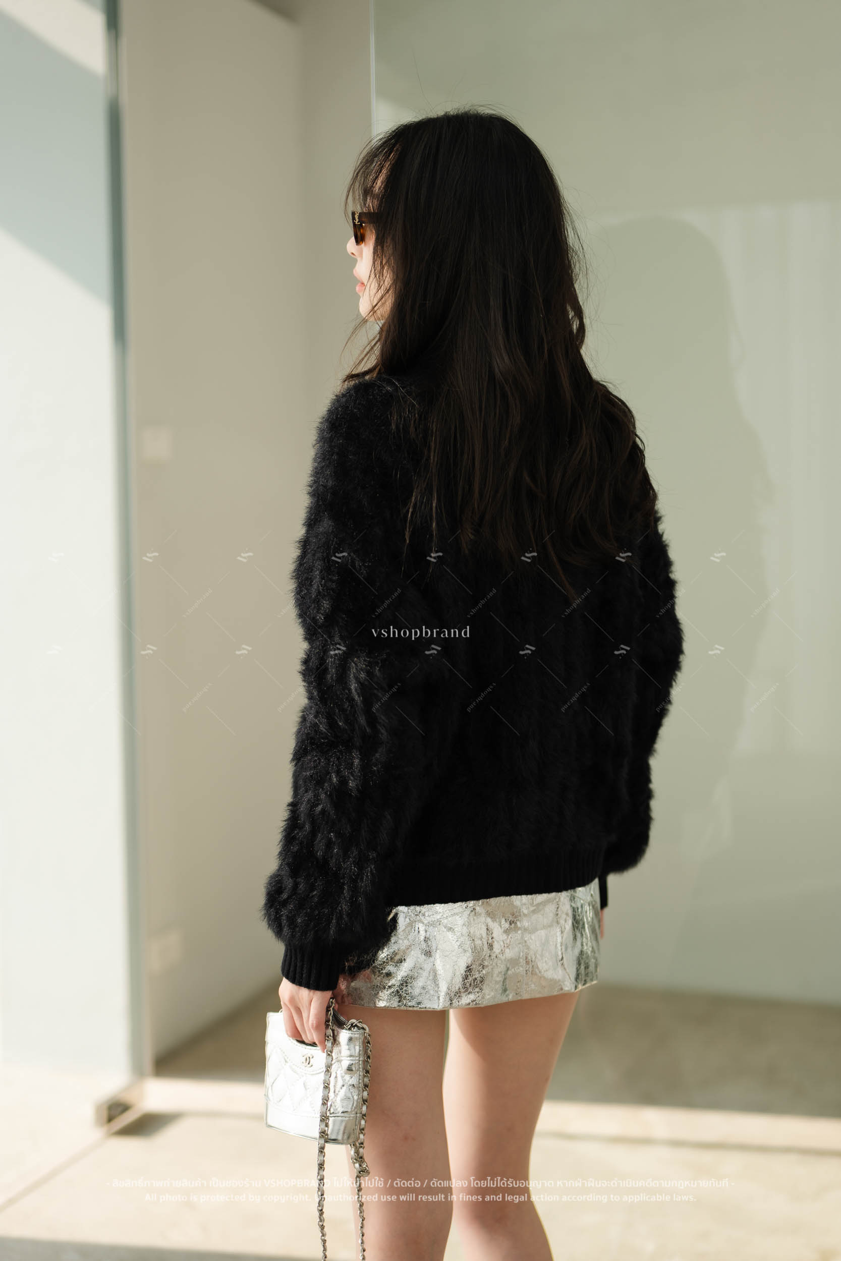 เสื้อกันหนาวไหมพรมคอเต่า แต่งขนๆ