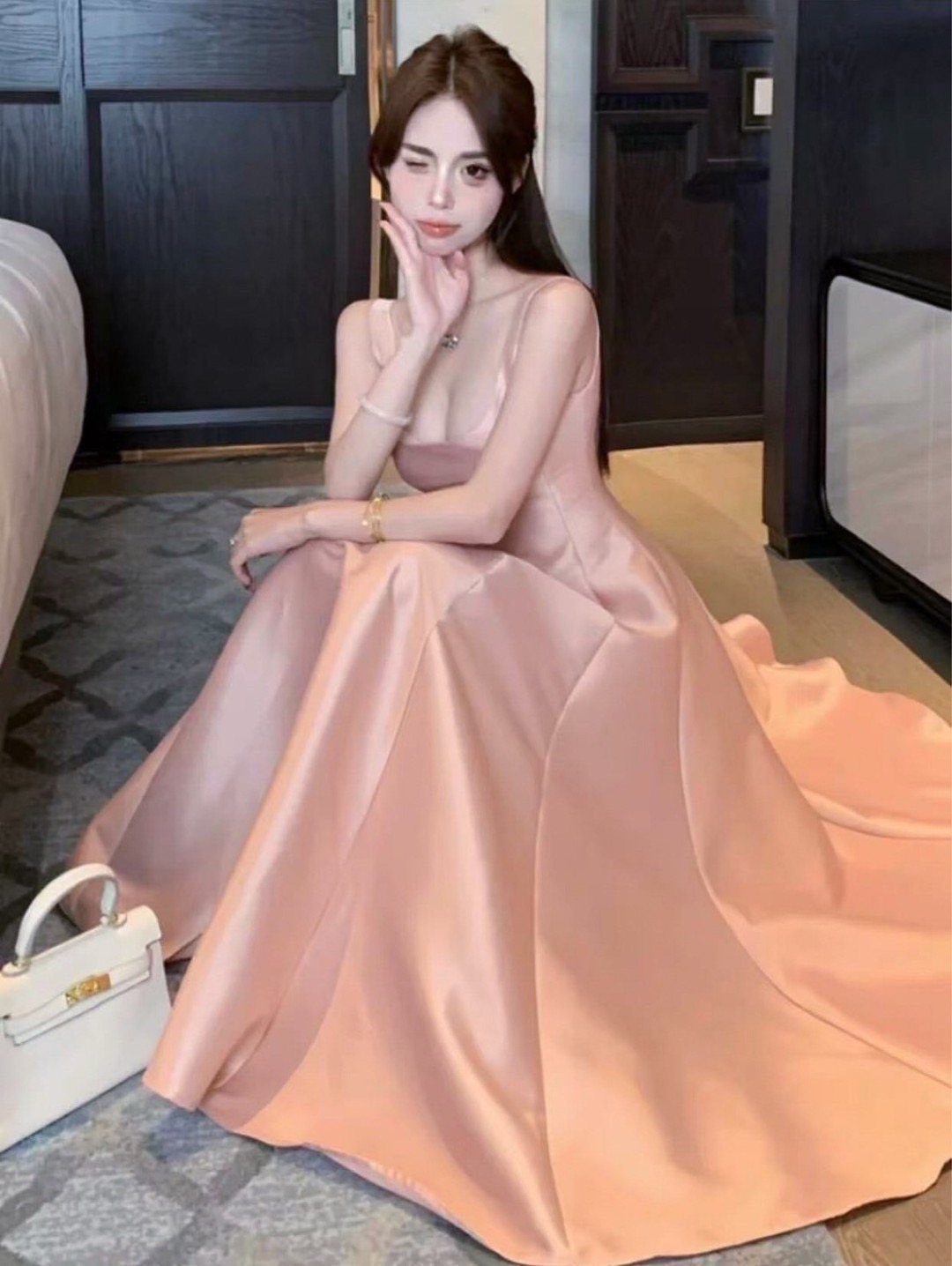เดรสแขนกุดคอกลมแพทเทิ้นเป๊ะ มาในสีชมพูกระโปรงบาน ใส่สวยมาก ปังปุริเย้แน่นอนค่า