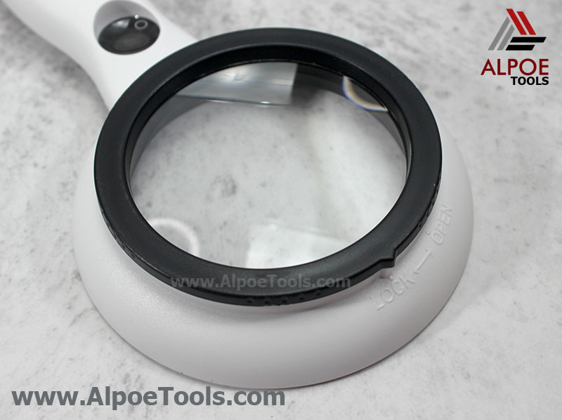 แว่นขยาย มีไฟ เปลี่ยนเลนท์ได้ 2 เลนท์ รุ่น No.6902-8L