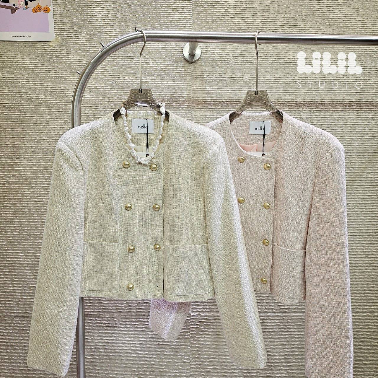 LILIL STUDIO🩷 เบลเซอร์ลินิน Korea style กระดุมทองคู่ กระเป๋าหน้าซับในผ้าลื่น ทรงสวยcuttingเนี้ยบ พร้อมส่งค่ะ