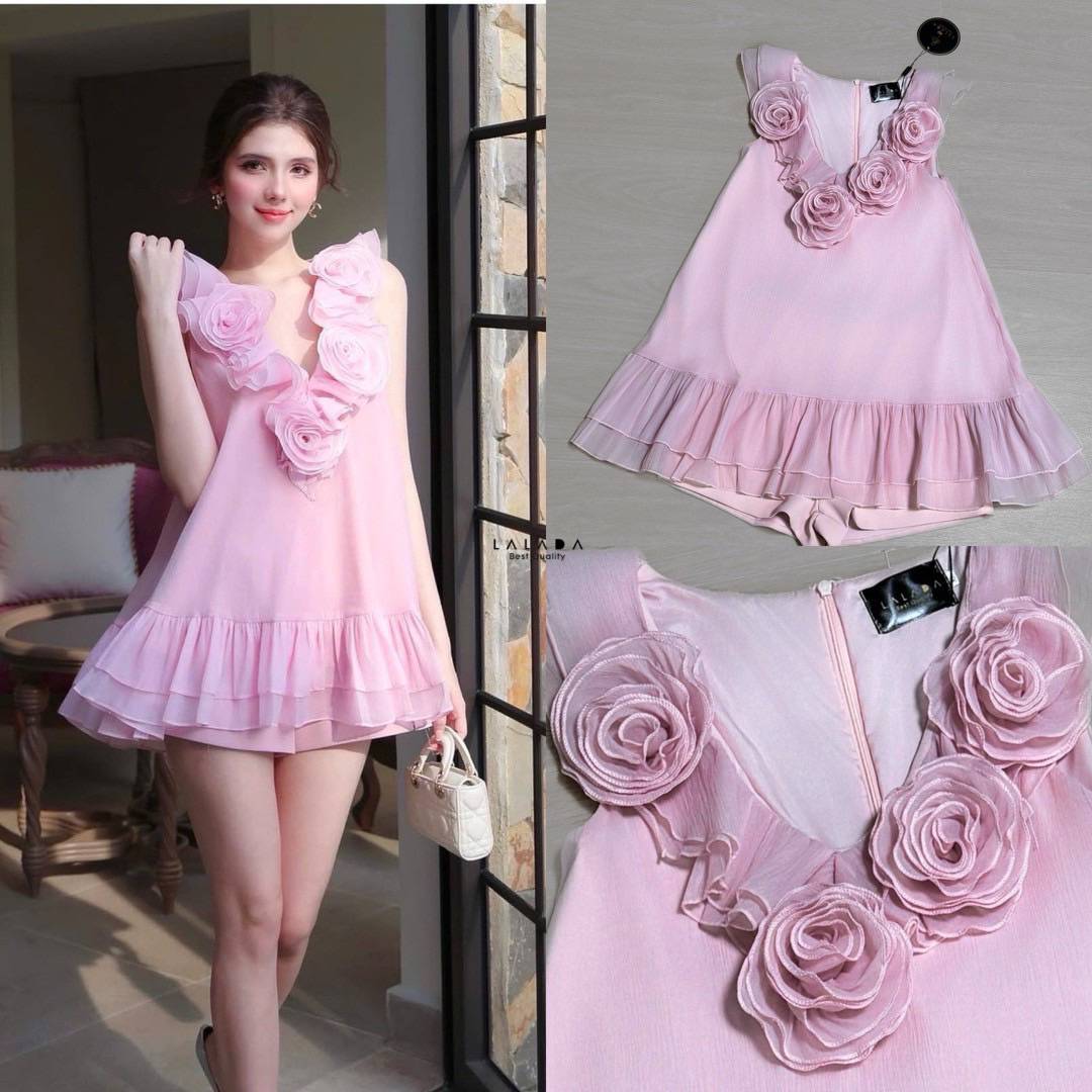 set 2 ชิ้นต้อนรับซัมเมอร์ น่ารักมากๆ เสื้อแขนกุดตอวีทรงปล่อยสีชมพู แต่งดอกไม้ที่อก มีซิปหลัง เสริมฟองน้ำ แมทช์กับกางเกงขาสั้น โทนสีเดียวกันค่ะ
