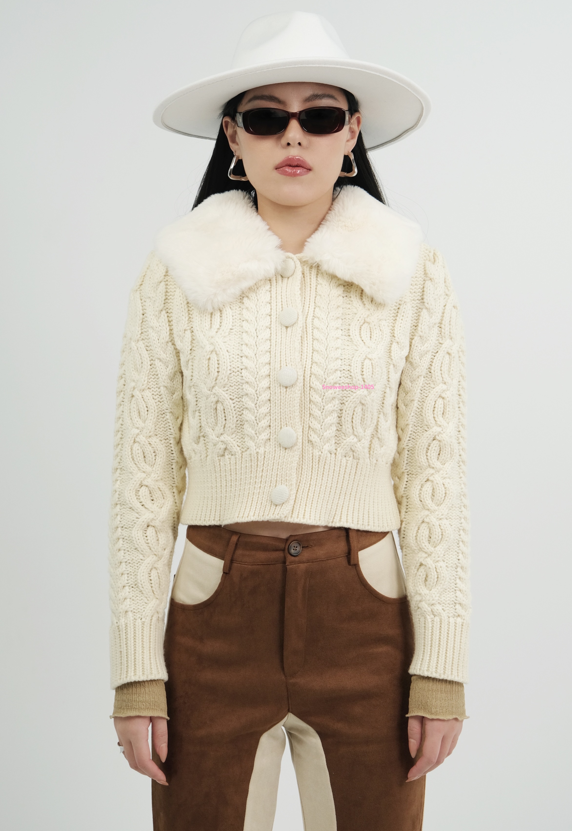 Cardigan Sweater เสื้อสเวตเตอร์ถักทอหนาแขนยาวกระดุมหน้า แต่งปกคอขนเฟอร์ faux ทรงสลิมเข้ารูป ผ้านิ่ม หนาใส่สบายไม่คันแน่นอน