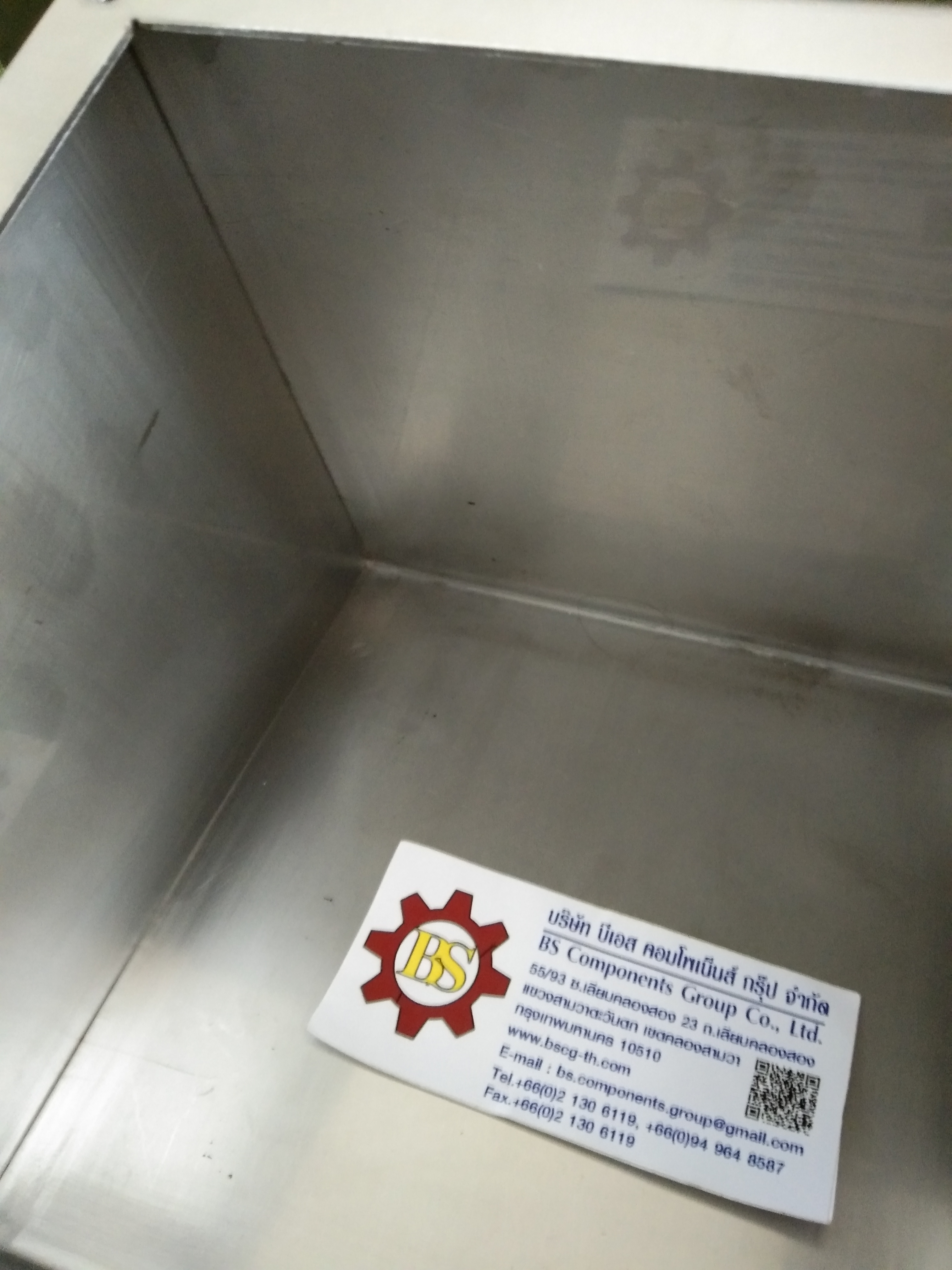 กล่องสแตนเลสด้านบนสโลป ขนาด W150xH150xD150mm.