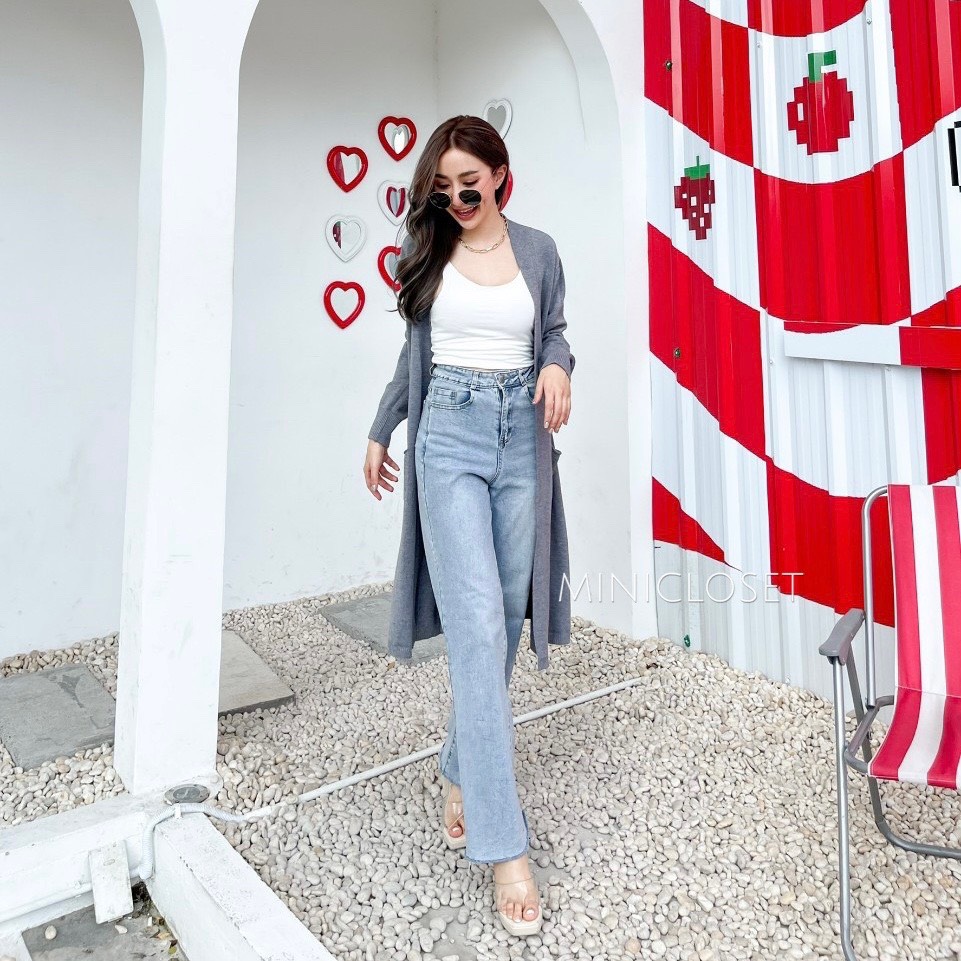 เสื้อsweater ความยาวคือดี พลางหุ่นดูเพรียว เรียบๆได้ใส่บ่อย กระเป๋าหน้าสะดวกด้วยต้องมีค่ะ