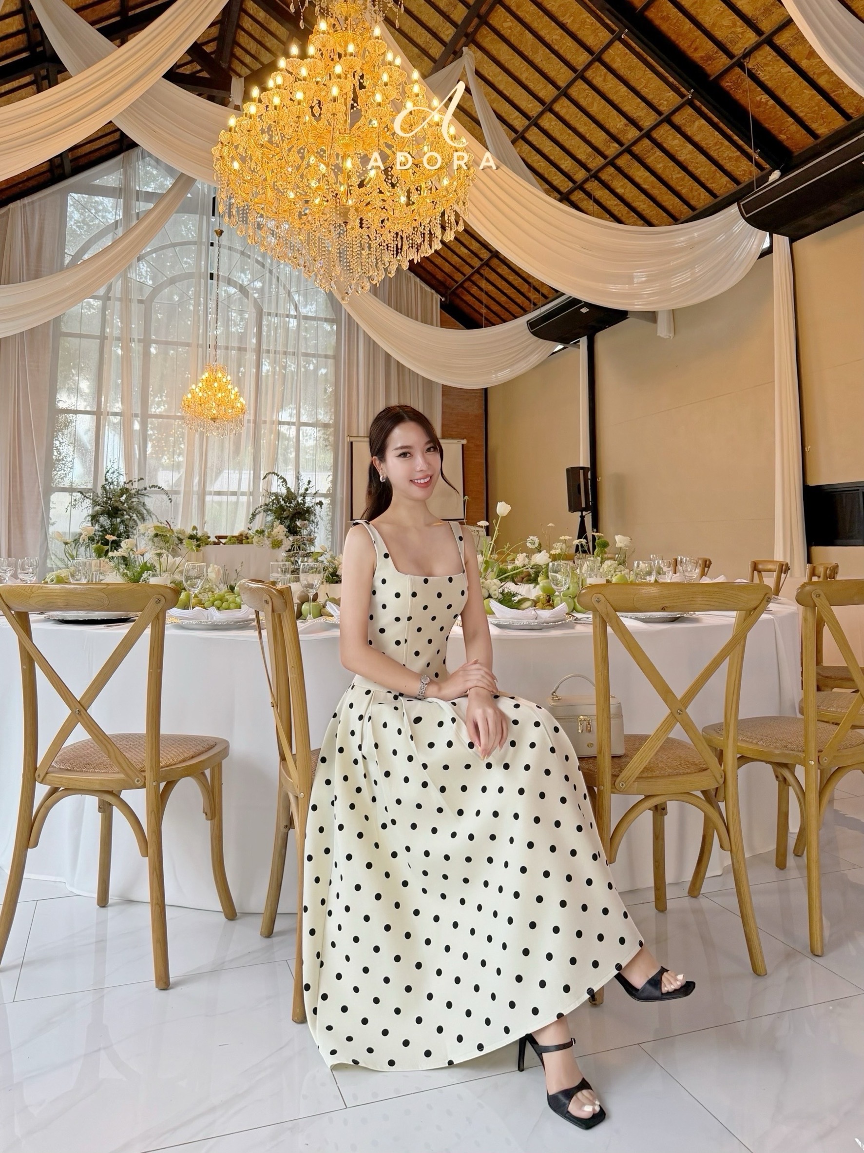 แม๊คซี่เดรสดีไซน์น่ารักๆใส่ง่ายๆในช่วงนี้ แนะนำตัวนี้เลยค่ะ สาวๆ แม๊คศี่เดรส ดีไซน์สายเดี่ยว คอเหลี่ยม เนื้อผ้าเคลือบหนา