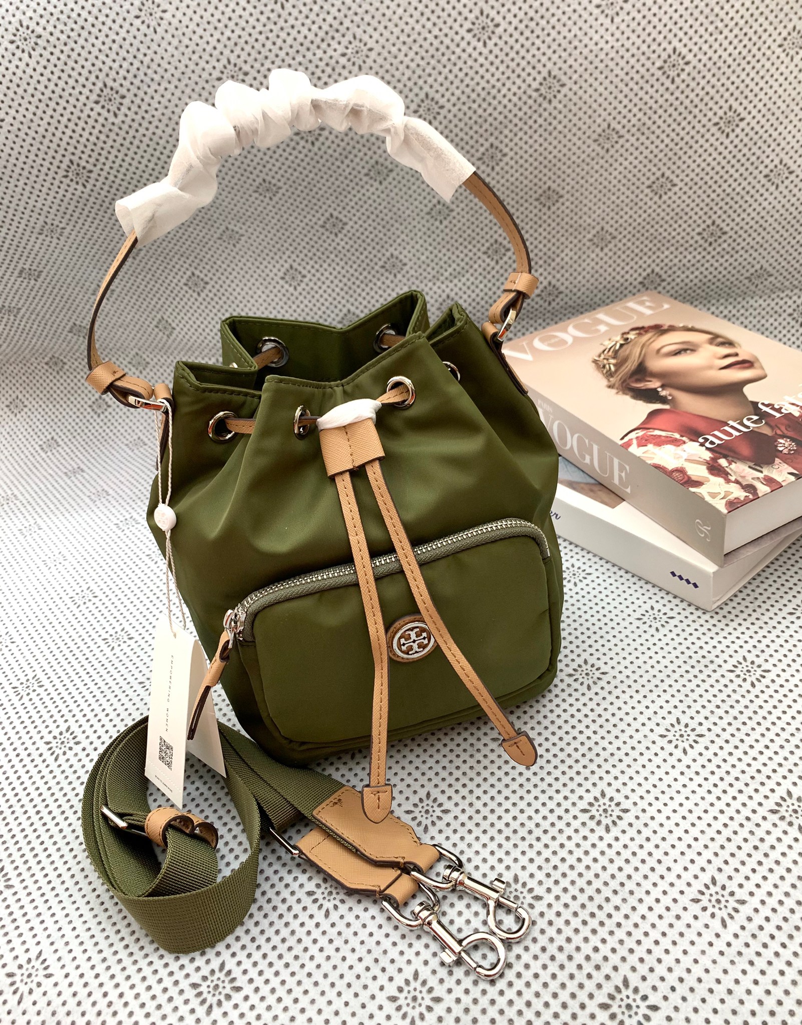 กระเป๋าสะพายไฮโซแบรนด์เนมทอรี่เบิร์ชทรงบัคเก็ตขนมจีบ TORY BURCH VIRGINA BUCKET BAG(134652)