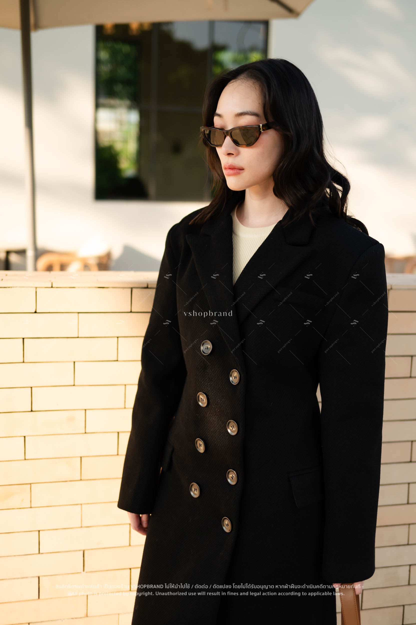 โค้ทยาวทรงตรง เนื้อผ้าวูล ลายผ้าเฉียง