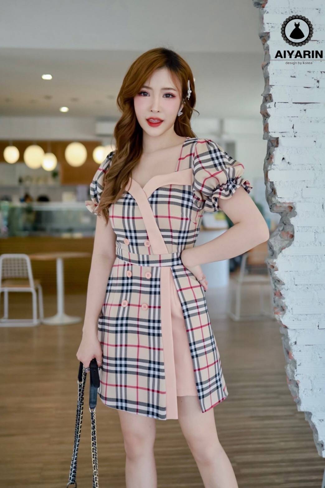 จั๊มสูทกางเกงกระโปรงไฮโซเก๋ๆ สีน้ำตาลครีมเบอเบอรี่ลายตาราง Burberry Size-XL
