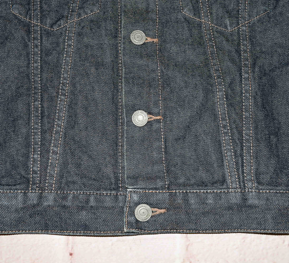 UNIQLO®แท้ อก 38 เสื้อแจ็คเก็ตยีนส์หญิง ยูนิโคล่ สียีนส์เข้ม เสื้อแขนยาว เนื้อผ้าดี