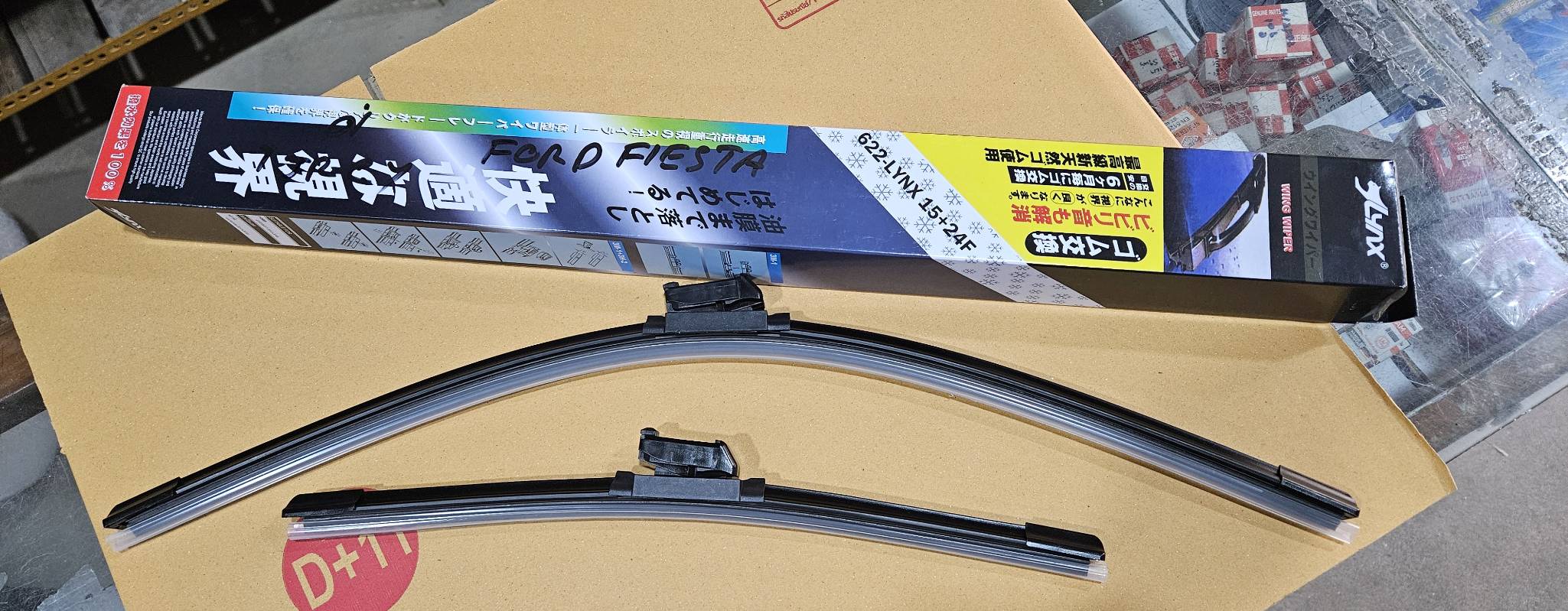 LYNXใบปัดน้ำฝน FORD FIETA 15 - 24 นิ้ว ( 375 - 600 mm.) ใบปัด 622-LYNX 15 + 24 (ราคาต่อ 1 คู่ / 2 อัน)