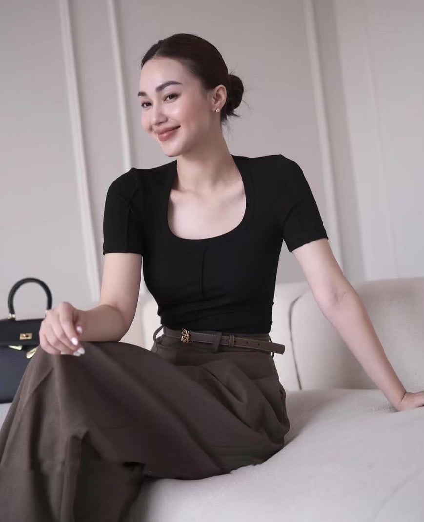 Label :: RAMI-PAPHA(รมิปภา) เสื้อดีไซน์เก๋ + กางเกงขายาวสีน้ำตาล เนื้อผ้าสวยมีเทคเจอร์