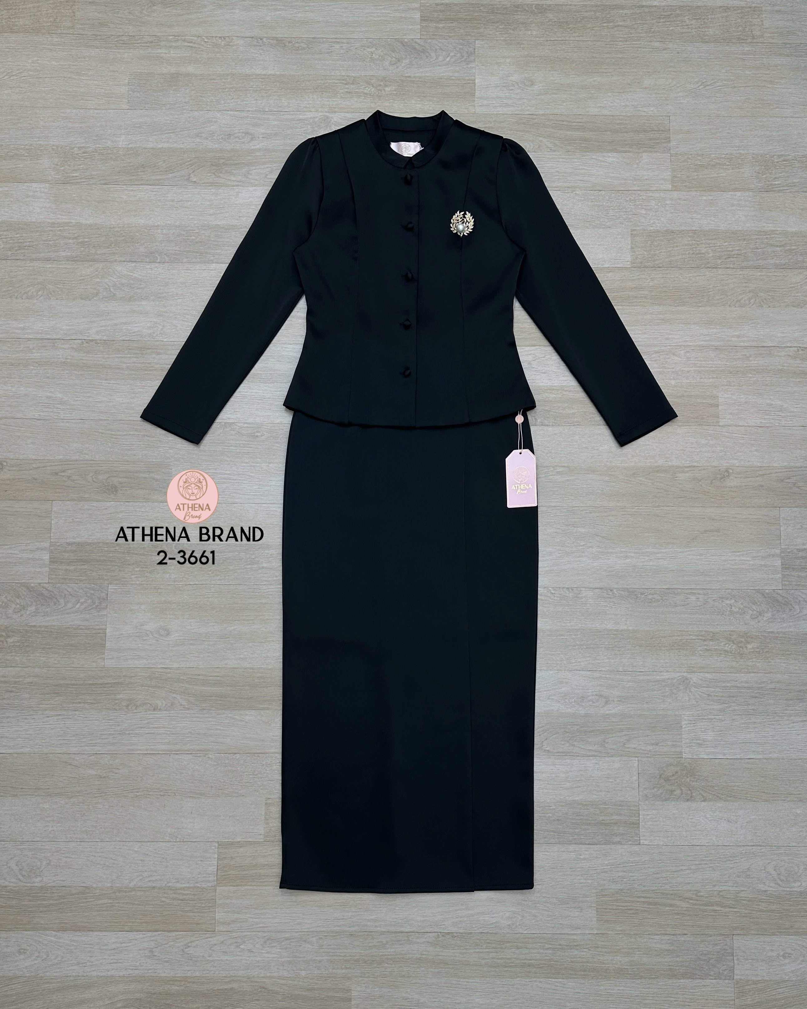 Tag 🔖 :Athena (อธีน่า) Brand Detail :: เสื้อ+กระโปรง+เข็มกลัด Set 3 ชิ้นสุดคุ้ม! เสื้อแขนยาวดีไซน์ ด้านหน้าแต่งกระดุมเรียงสามารถแกะใช้งานได้จริง ตกแต่งเข็มกลัด(สามารถถอดออกได้) แมตช์มาคู่กับกระโปรงป้ายทบคล้ายงานผ้าถุงสำเร็จ ชายกระโปรงด้านหลังผ่า เ