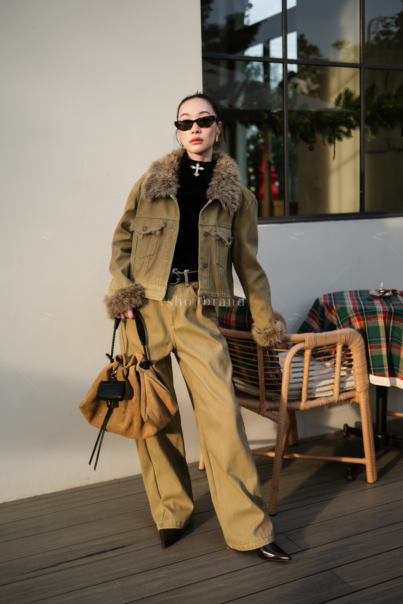 Set เสื้อยีนส์แขนยาวกระเป๋าอกคู่ปกเฟอร์ + กางเกงขายาว