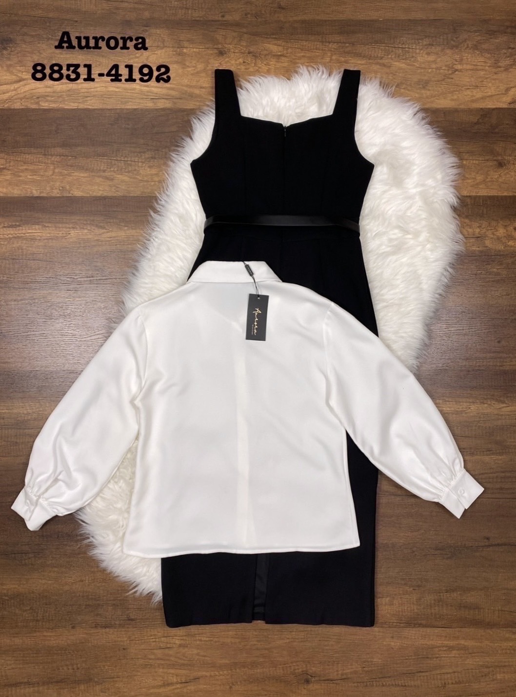 ชุดเซต 3ชิ้น เสื้อเชิ้ตทรงใส่สบายๆ กระดุมหน้าใช้งานได้จริง เนื้อผ้าหนานุ่ม รีดง่าย ++เดรสสีดำตัวยาว สวยแมชกันไดัลุคติดแกรม อกมีฟองน้ำเพื่อทรงสวย ซับในอย่างดีทั้งตัว ซิปหลัง ++เข็มขัดหนังสีดำ อะไหล่สีทองสวยหรู