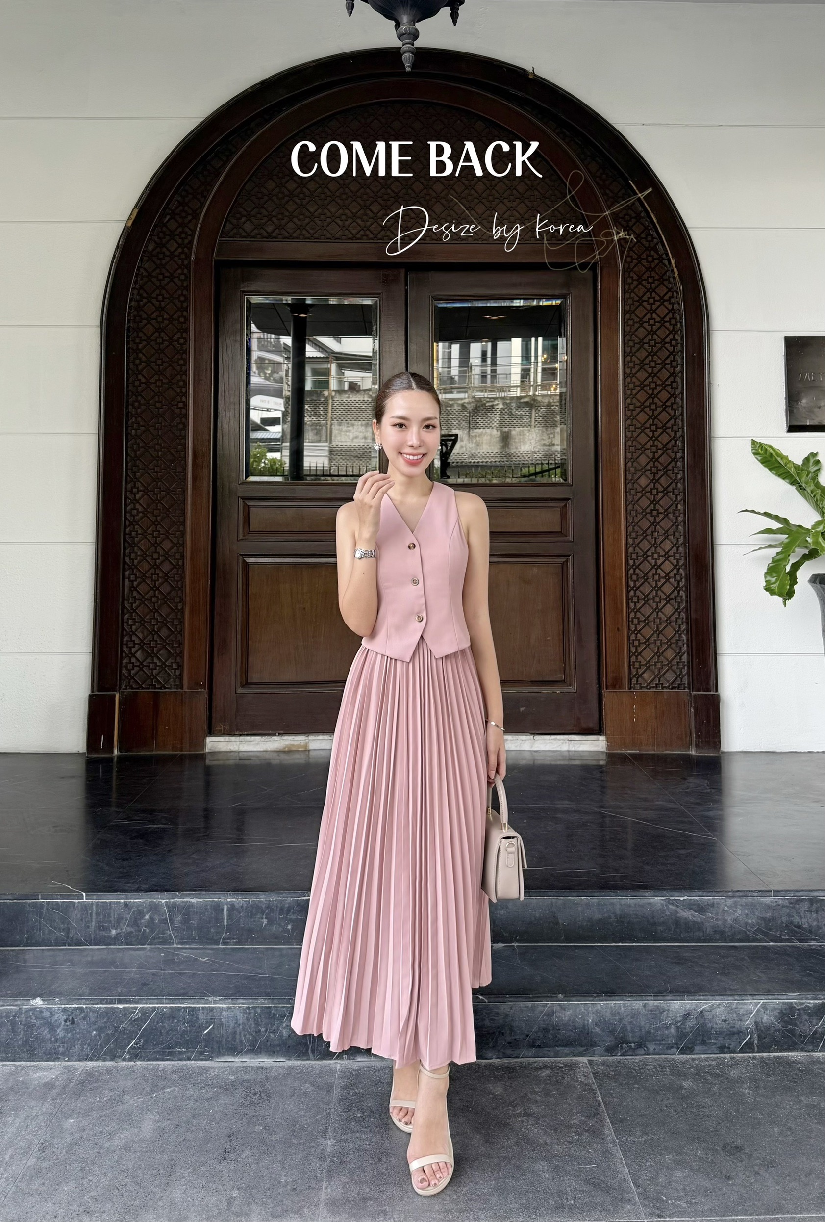 set เสื้อกล้ามแต่งกระดุมหน้า+ กระโปรงยาวทรงพลีส ทรงสวยหวาน ทันสมัย ใส่แล้วดูเป็น สาวน่ารัก โทนสีมินิมอล จะใส่ทำงานหรือใส่ไปคาเฟ่ ก็ดูดีที่สุด