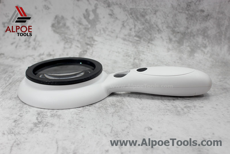 แว่นขยาย มีไฟ เปลี่ยนเลนท์ได้ 2 เลนท์ รุ่น No.6902-8L