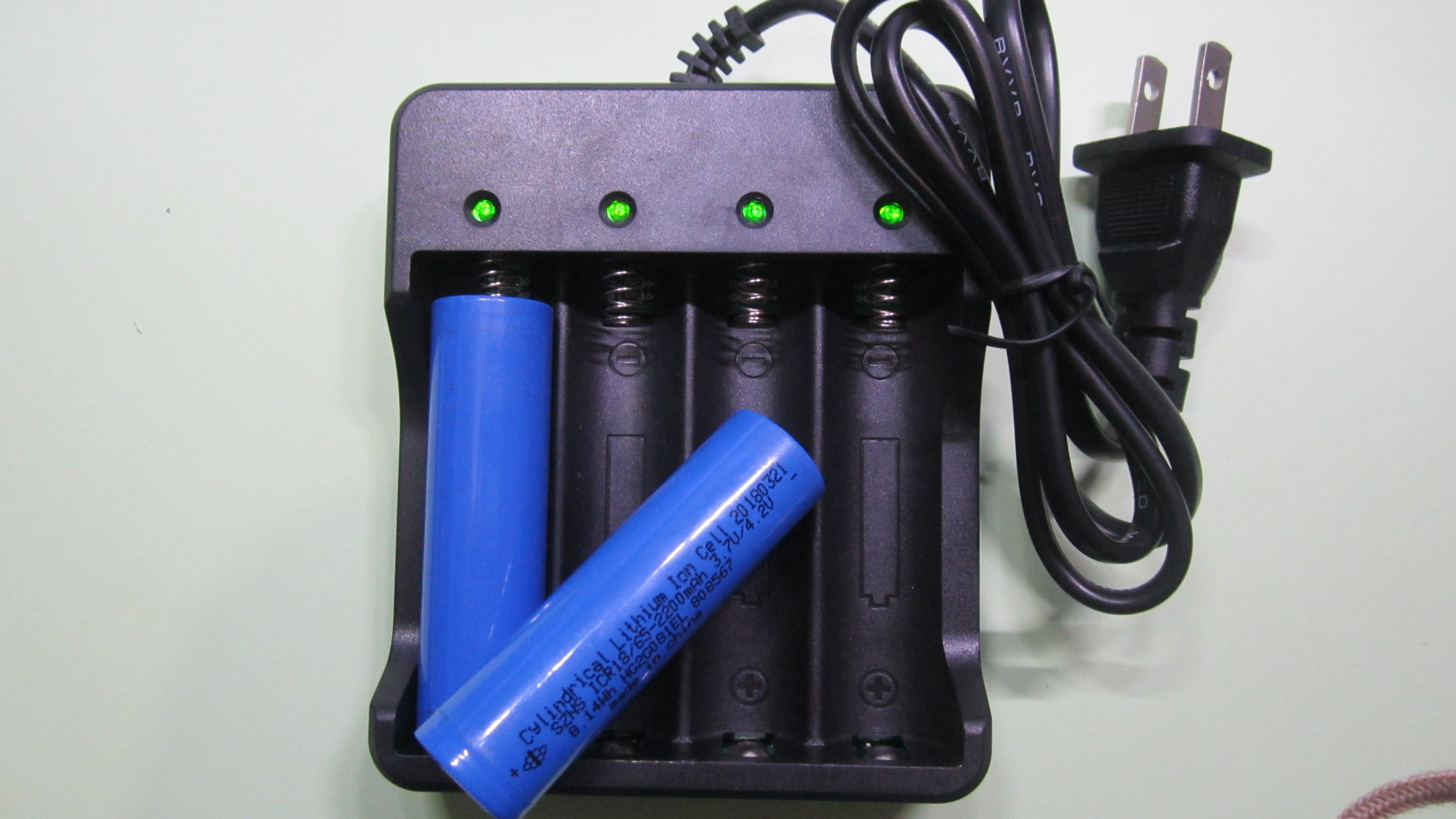 ชาร์จแบตเตอรี่ลิเธียม 3.7V 4.2V สมาร์ท4ช่อง