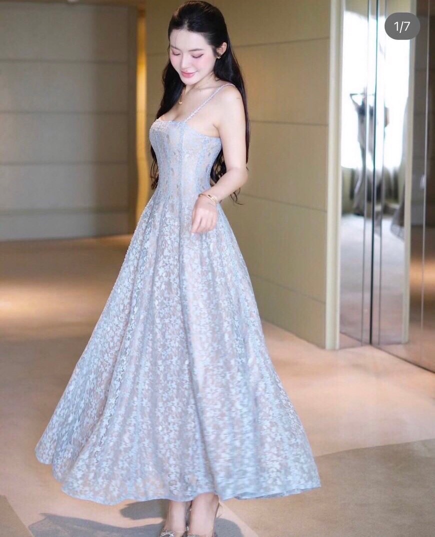 เดรสผ้าลูกไม้ทั้งตัว ทรงพอดีตัว มีซับใน มีเชือกปรับขนาดด้านหลัง ใส่สวยน่ารักมากๆ ใส่ได้หลายโอกาส ใส่ออกงาน ใส่เที่ยว จัดด่วนนนๆ ชุดสวยหมดเร็วนะคร๊า สั่งก่อนสวยก่อน