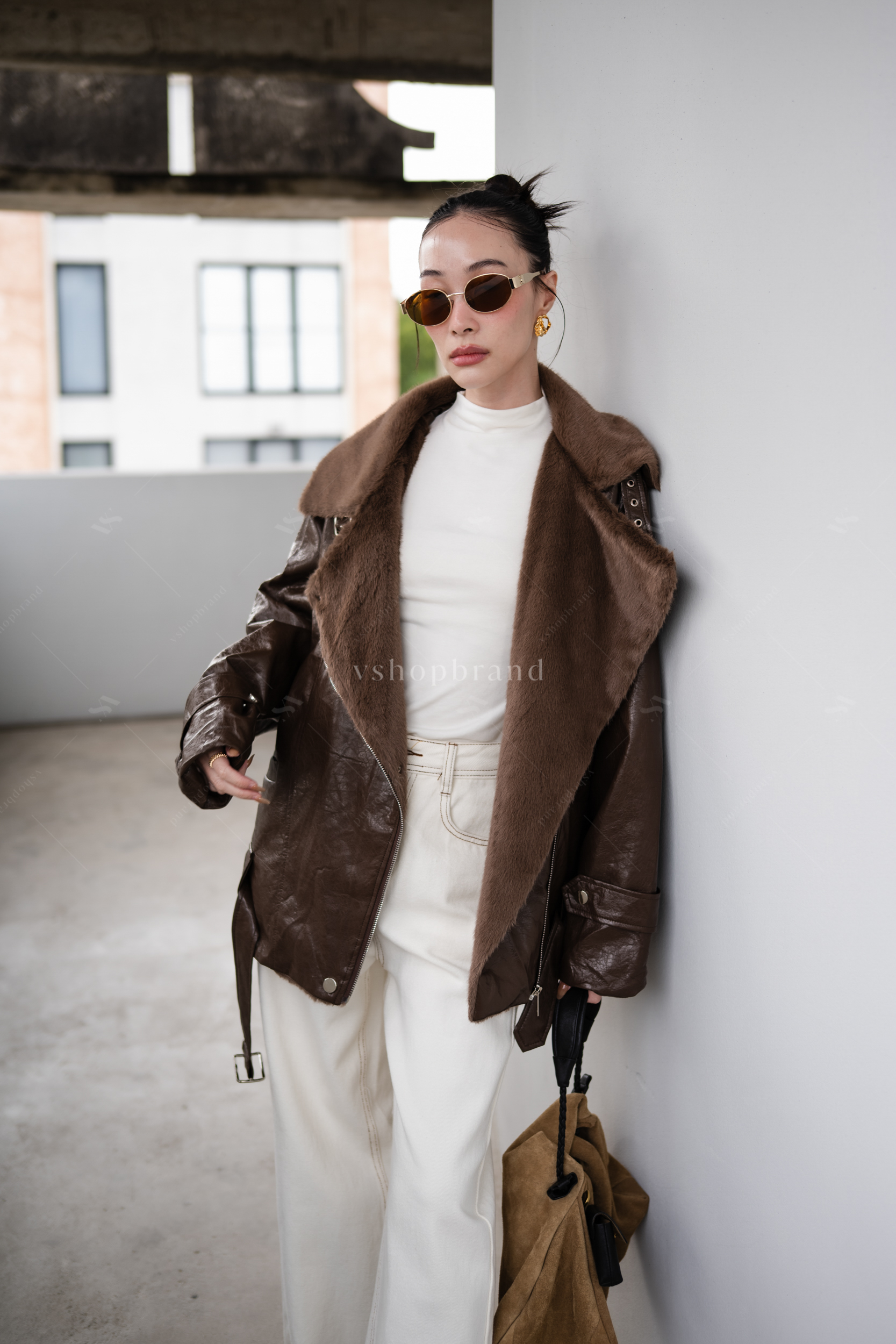 แจ็คเก็ตหนังแขนยาวปกขนเฟอร์ + เข็มขัด