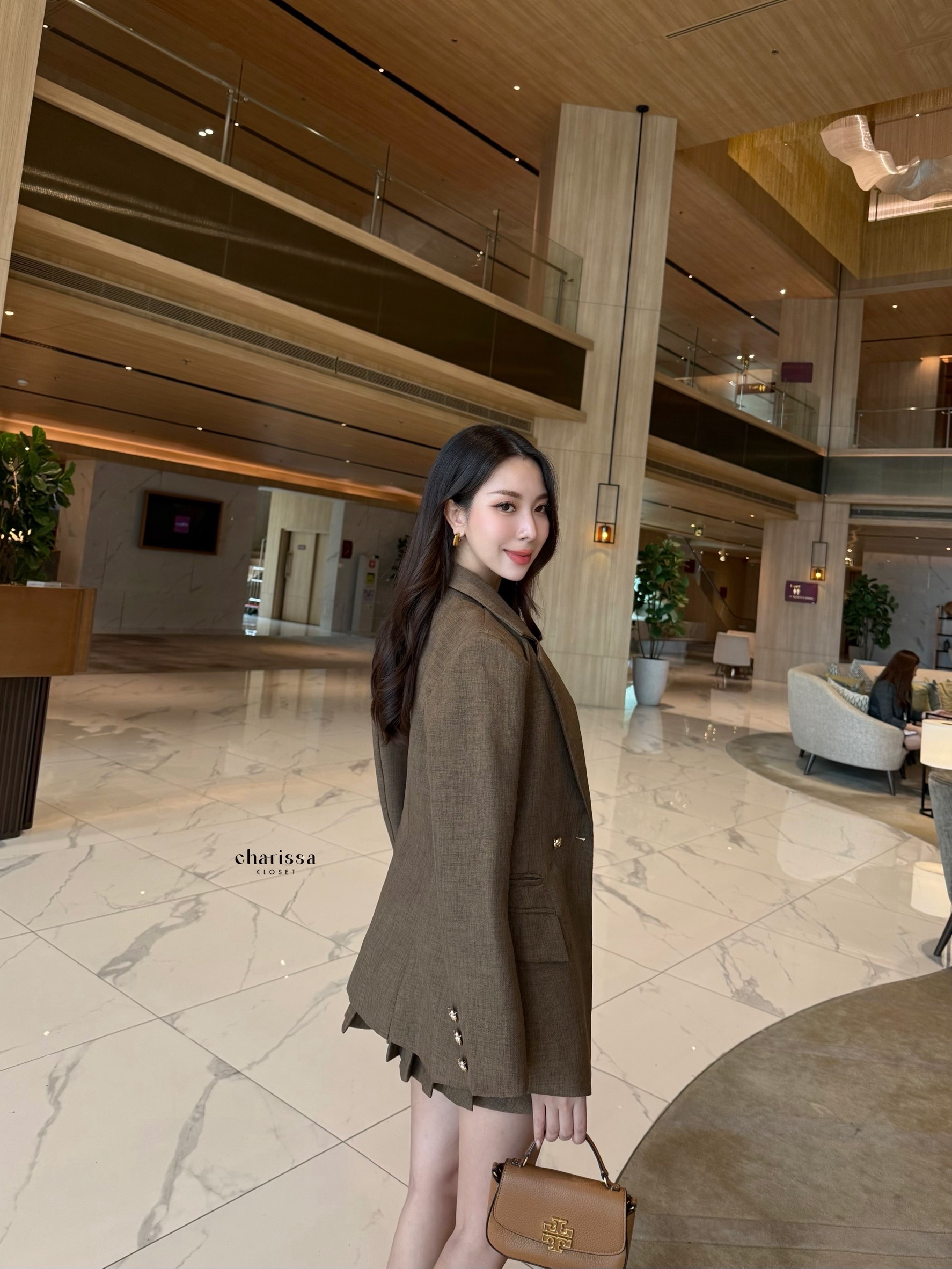 เซ็ทน่ารักๆเสื้อแขนกุด+กระโปรง+Blazer แมทซ์ได้หลายลุคมากๆ