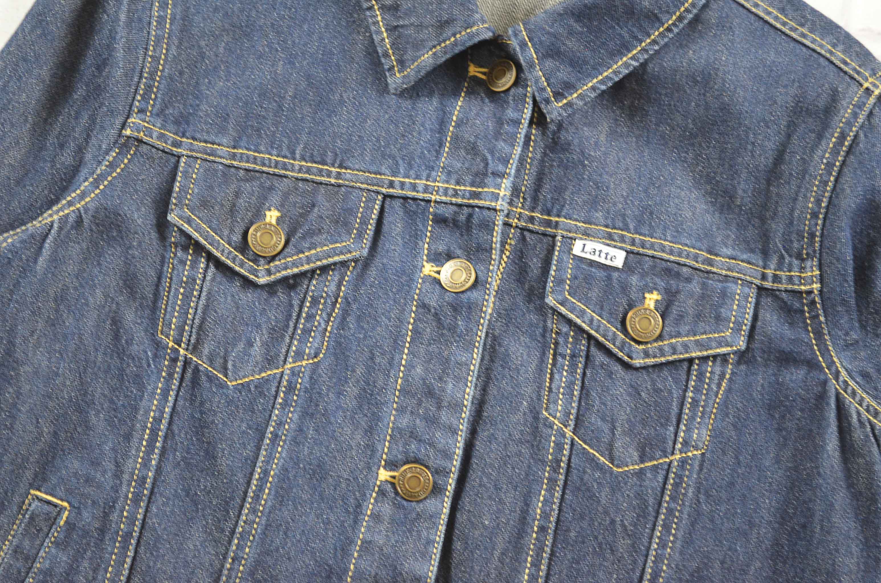 Latte อกจริง37' (M) เสื้อแจ็คเก็ตยีนส์ เสื้อยีนส์แขนยาวหญิงชาย สีเข้ม เนื้อผ้าดีไม่หนา ใส่สบายมีเป๋าข้างเป๋าใน ปักข้างหลัง