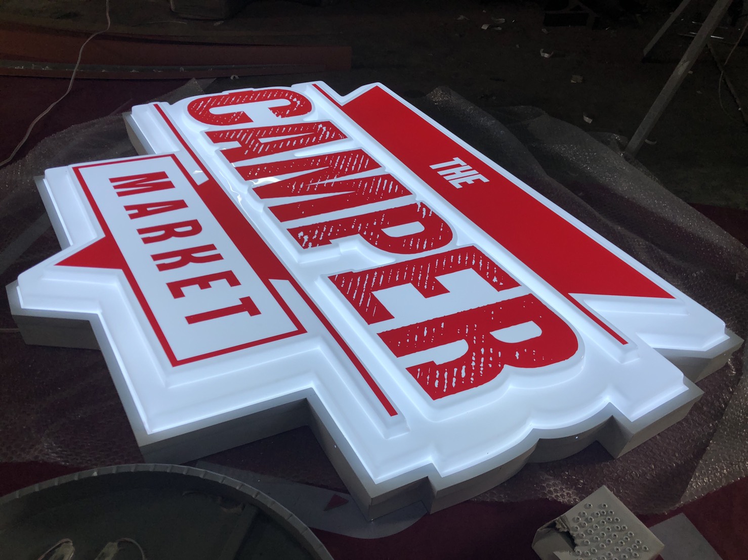 ป้ายอักษรไฟปั้มนูน