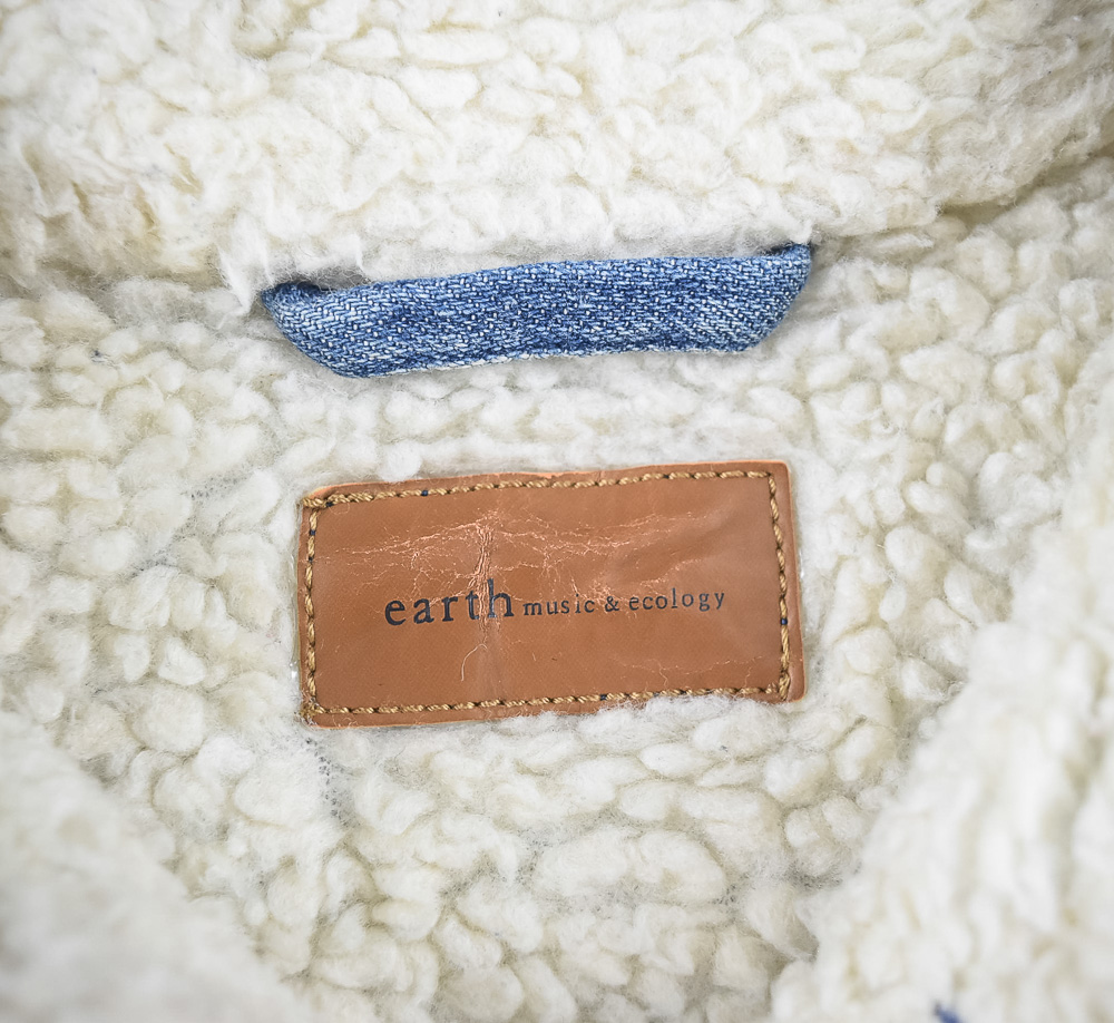 earth music&ecologyแท้ รอบอก 43 เสื้อแจ็คเก็ตยีนส์ ผู้ชาย เอิร์ธ มิวสิค แอนด์ อีโคโลจี สียีนส์ เสื้อแขนยาว เนื้อผ้าดี