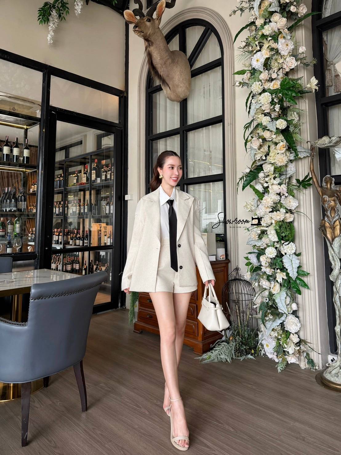 S1173 Korea suit set เกาหลีเกาใจไม่ไหว กับเซ็ตสูทที่จัดกันมาเต็มๆแบบ 4in1 คุ้มไม่รู้จะคุ้มยังไง งานสวยแค่ไหนให้ภาพอธิบายค่ะ ดีไซส์เรียบหรู สีสุภาพ ใช้ผ้าอย่างดีในการตัดเย็บค่ะ บุซับ งานสวย คอมพลีทลุคครบจบในชุดเดียว #showroombrand #งานป้ายshowroom #งานป้าย