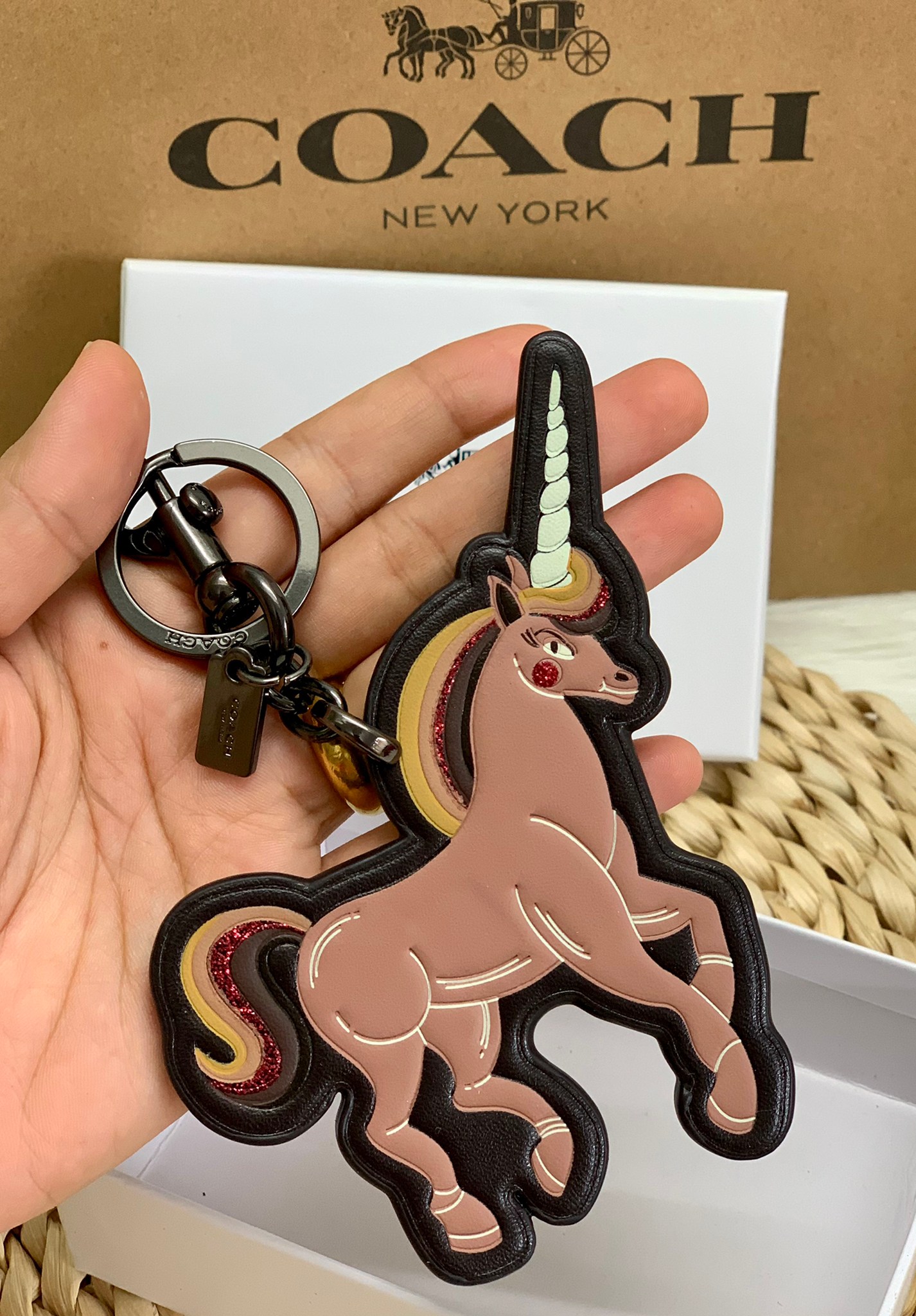 พวงกุญแจม้ายูนิค่อนแบรนด์เนมโค้ช COACH UNICORN Keyring premium gift