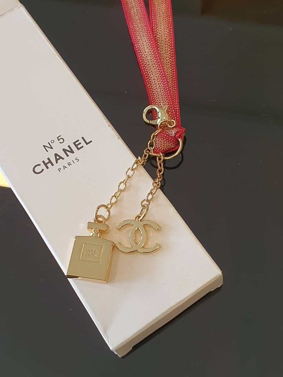 พวงกุญแจรถกุญแจบ้านไฮโซหรูแบรนด์เนมชาแนลพรีเมี่ยมกิ๊ฟสีทอง CHANEL KEY CHAIN VIP