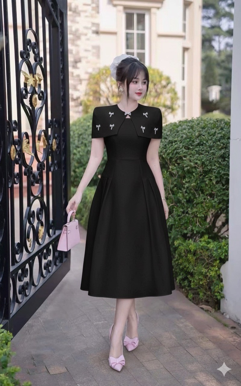 เดรสสายเดี่ยวทรงสวย เนื้อผ้าเกรดพรีเมียม ทิ้งตัวสวย ไม่บาง ดีไซน์เข้ารูปช่วงอกแล้วบานเล็กน้อยช่วงปลาย ใส่แล้วหุ่นเป๊ะดูมีทรงสุดๆ ( เสริมฟองน้ำและซิปหลังซ่อนอย่างดี ) 👗
