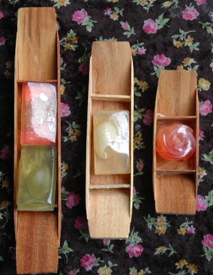 เรือพายขนาดเล็ก 4 ลำ