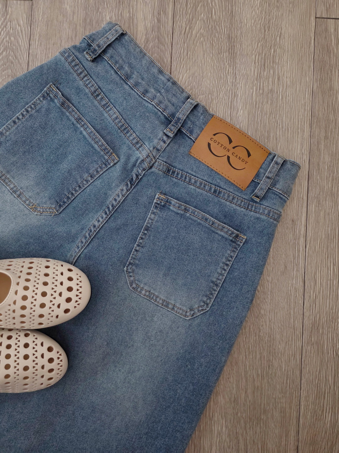 Tag#cottoncandy กางเกงยีนส์ผ้ายืดรุ่นนี้ บอกเลยใส่สบายมากๆคร่าาา แพทเทิลขากระบอกเล็ก7ส่วน ใส่ง่ายๆชิลๆ ผ้ายีนส์ยืดเนื้อดี ใส่สบายไม่อึดอัด โทนสรฟอกเฟดสีสวยมากๆ