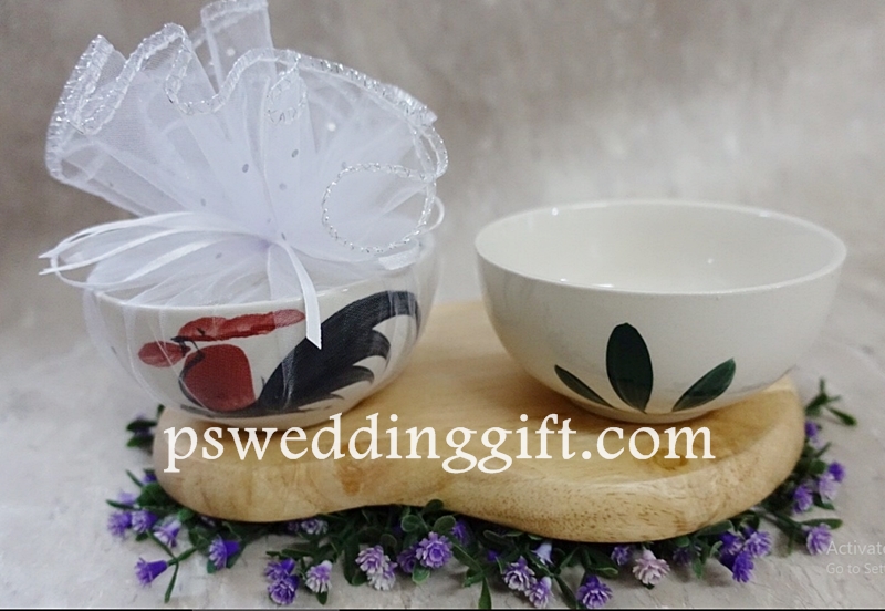 ชามซุปลายไก่ หลังเป็นใบไม้ ขนาด 4.3 นิ้ว แพ็คถุงผ้า พร้อมป้ายชื่อ