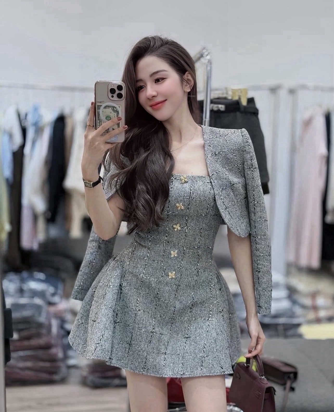 ชุดset 2ชิ้น เสื้อสูทครอปแขนยาว+มินิเดรสผ้าทวิตแต่งดิ้นเงิน สุดหรู อกเสริมฟองน้ำ มีซิลิโคนกันลื่นรอบหน้าอก ซิปหลัง ซับในอย่างดี จะใส่ไปงาน ไปเที่ยว ดินเนอร์ สวยจบได้ในชุดเดียว ต้องมีติดตู้ไว้เลยนะค่า