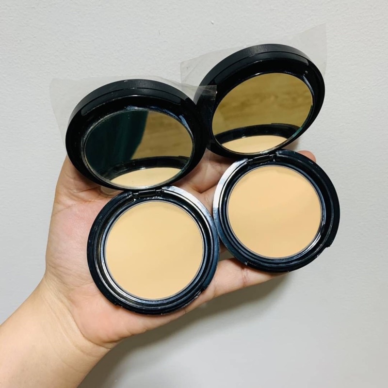 Magic Pearl Foundation Powder ARBUTINA 魔法珍珠粉餅 แป้งผสมรองพื้นเมจิกเพิร์ล ช่วยควบคุมความมันบนใบหน้า