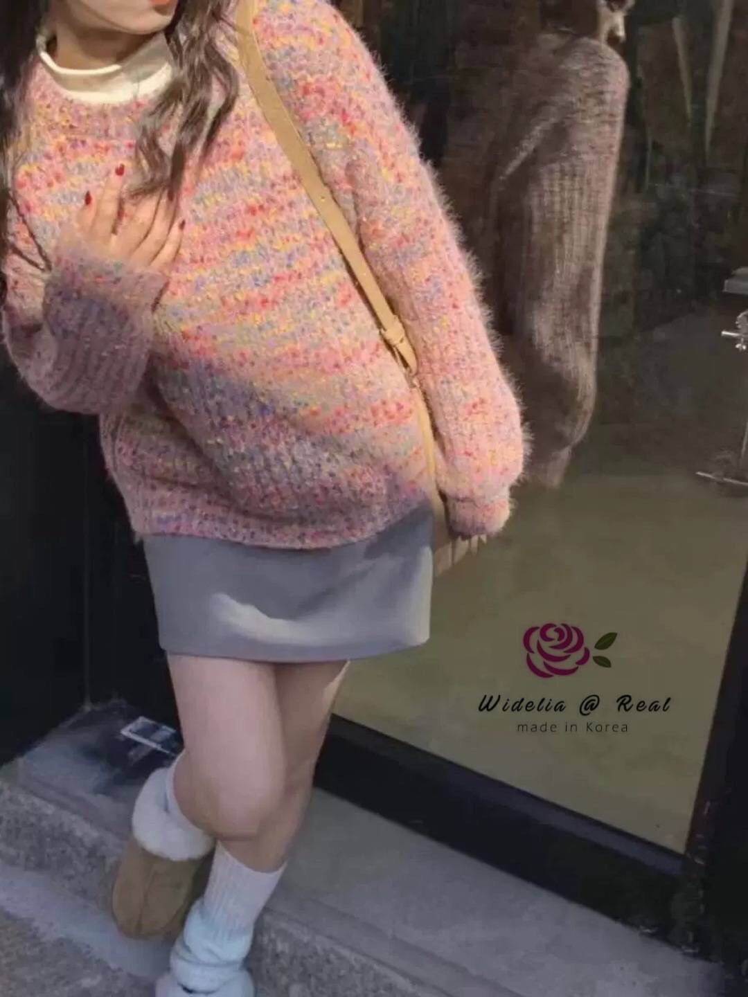 Blouse :: เสื้อแขนยาวสุดเก๋ รุ่นนี้ปังมากแม่ งานเกรดพรีเมี่ยม ตัวเสื้อเป็นไหมพรมเนื้อนุ่มนิ่ม สีสวยน่ารัก งานสวย ทรงเป๊ะ สีสันสวยสดใส งานไหมพรมเนื้อดีมากนะคะ รับรองใส่ออกมาไม่ผิดหวังการันตีให้เลย บอกเลยห้ามพลาดเด็ดขาดงานดีงานสวยแน่นอนจร้า