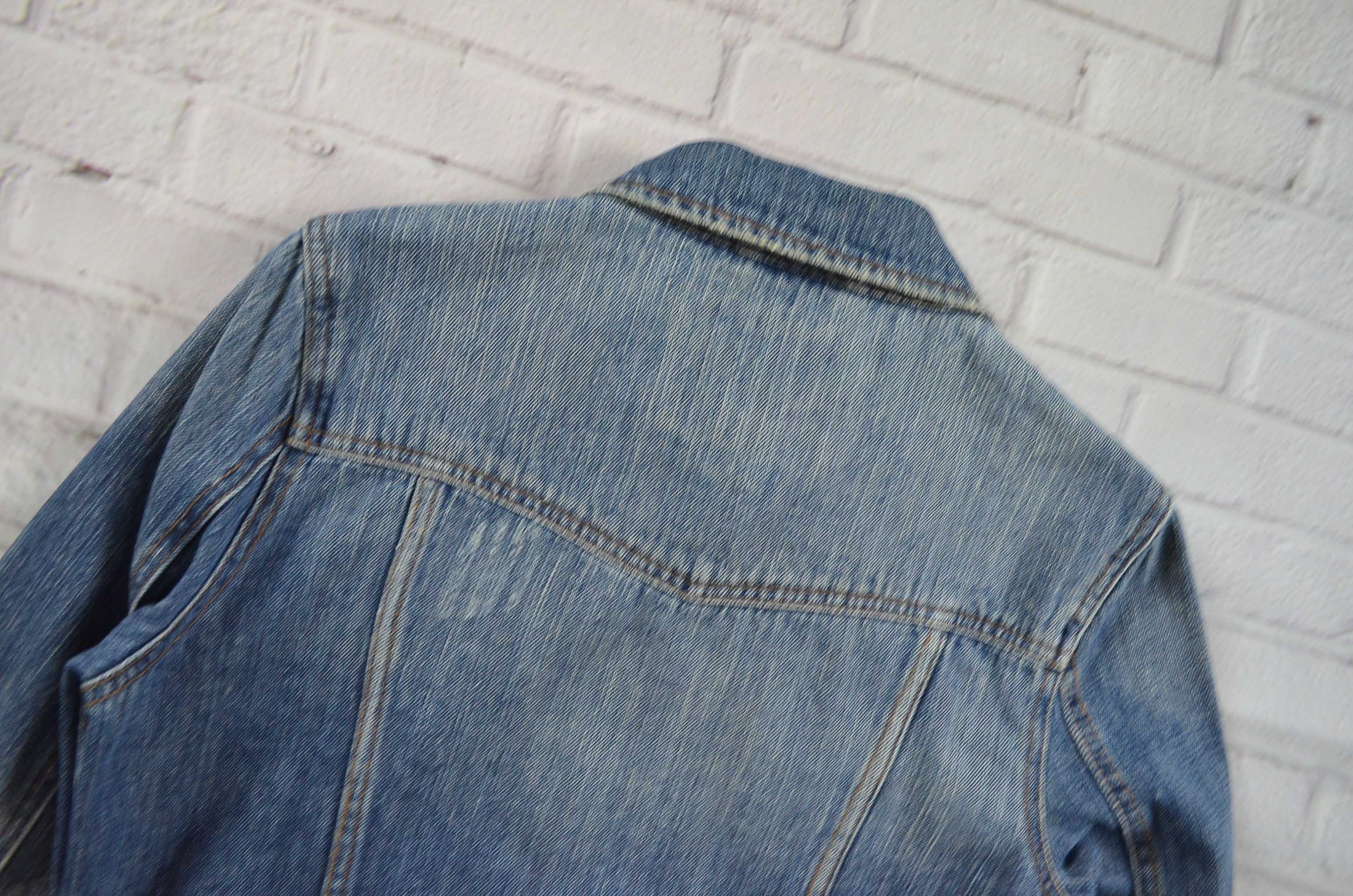 FOREVER 21 อกจริง37' (M) เสื้อแจ็คเก็ตยีนส์ เสื้อยีนส์แขนยาวหญิงชาย ผ้านุ่มใส่สบายใส่คลุมทรงสวย