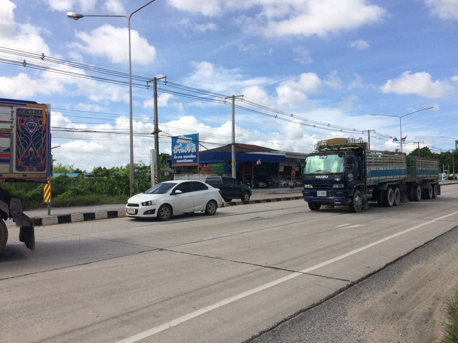 ขายที่ดินติดถนนใหญ่ศุขประยูรเหมาะแก่การทำธุรกิจพื้นที่กว้าง 2ไร่ 1งานหน้ากว้าง 55 เมตรห่างจากปั๊มพีที 134 ม. อ.พนัสนิคม จ.ชลบุรี