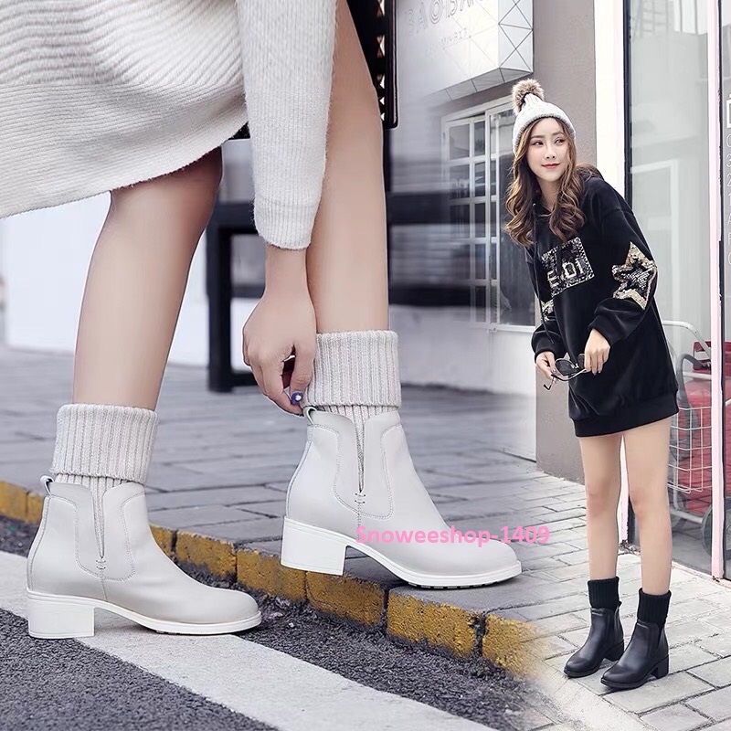 รองเท้าบู๊ทแบบสั้นสำหรับผู้หญิง รองเท้าบู๊ทกำมะหยี่ทรงมาร์ติน เกรดพรีเมี่ยมงานสวยไร้ที่ติใส่แล้วนุ่มสบาย หนังพียูอย่างดี ใส่สวยใส่อุ่นกันหนาวติดลบเอาอยู่