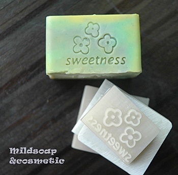 HANDMADE SWEETNESS SOAP STAMP 2.7 X 3.7 CM.